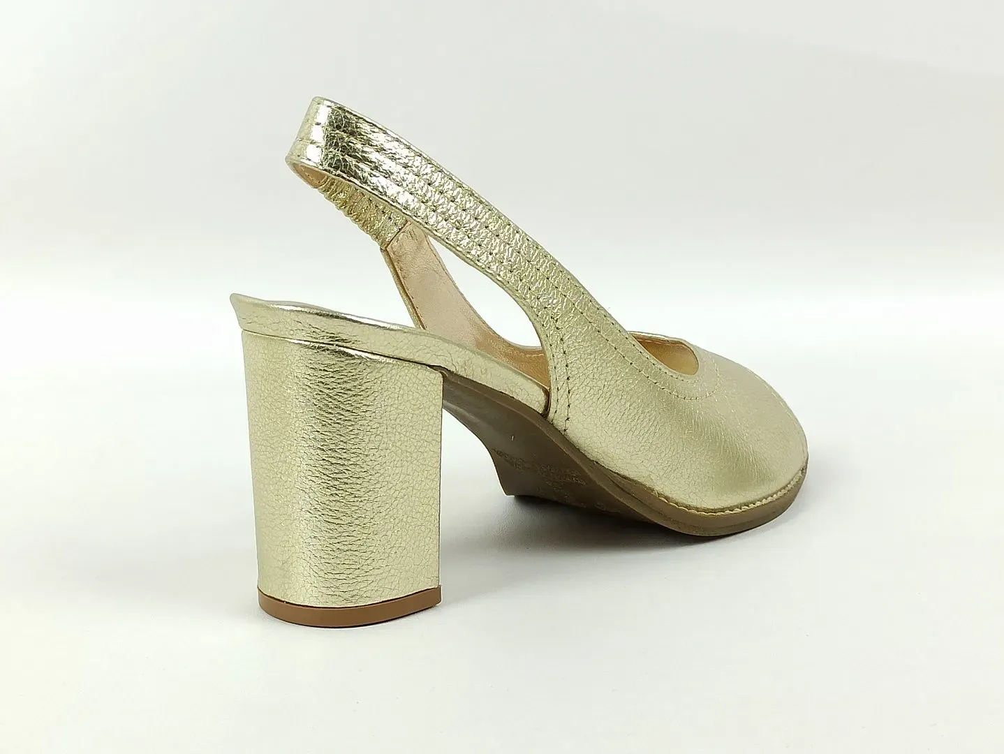 peep-toe-couro-salto-bloco-bico-redondo-aberto-dourado-17500010_5