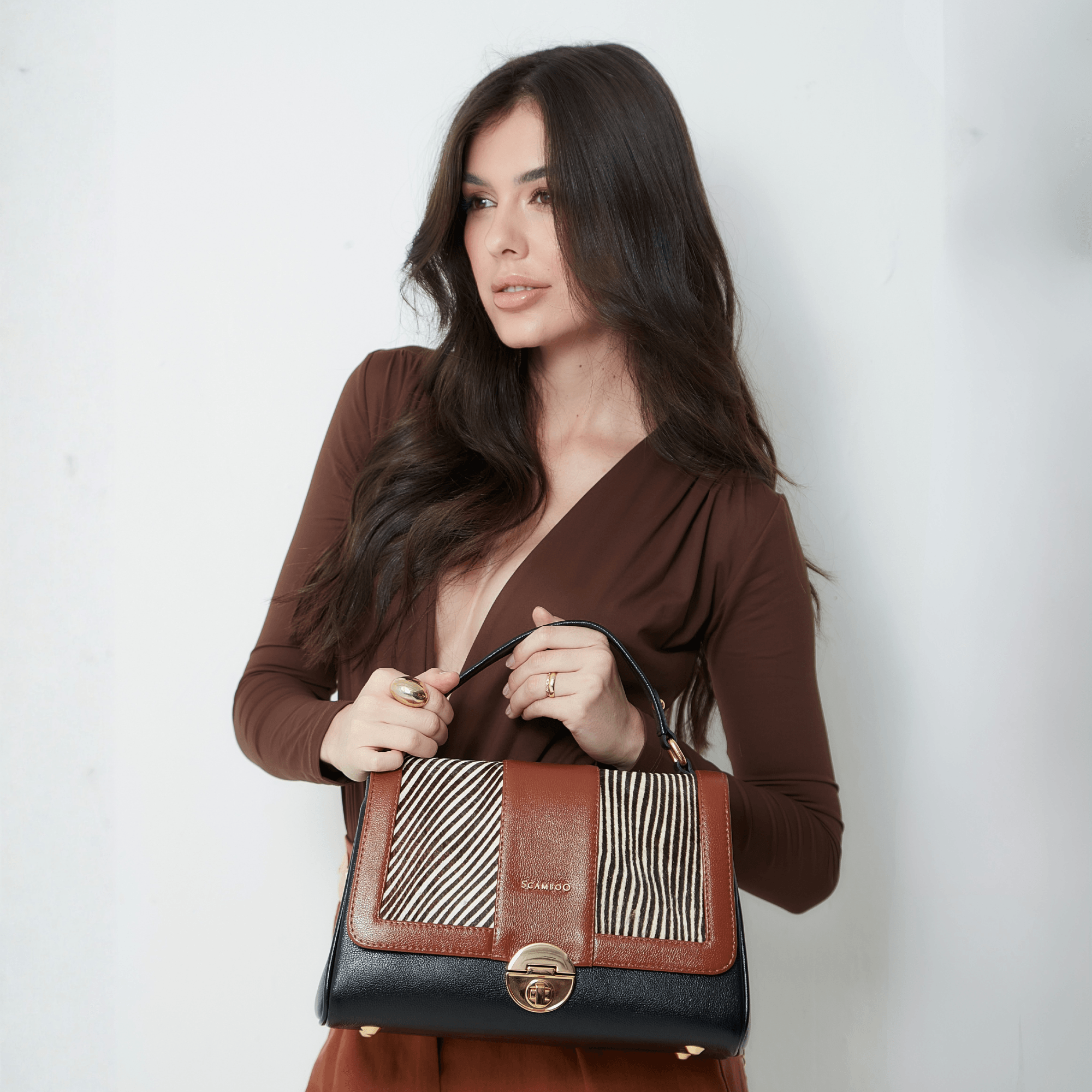 bolsa-de-mao-zebra-couro-preto-b191409_7