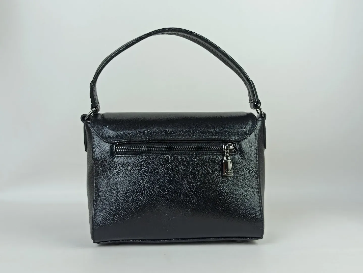 bolsa-satchel-couro-preta-b200406_3