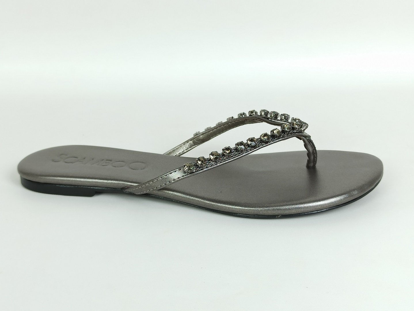 sandalia-rasteira-bico-redondo-prata-30018901_1