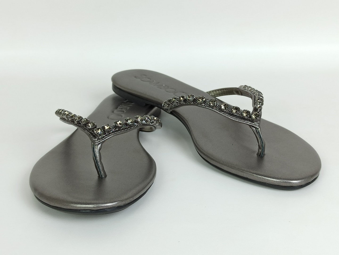 sandalia-rasteira-bico-redondo-prata-30018901_5