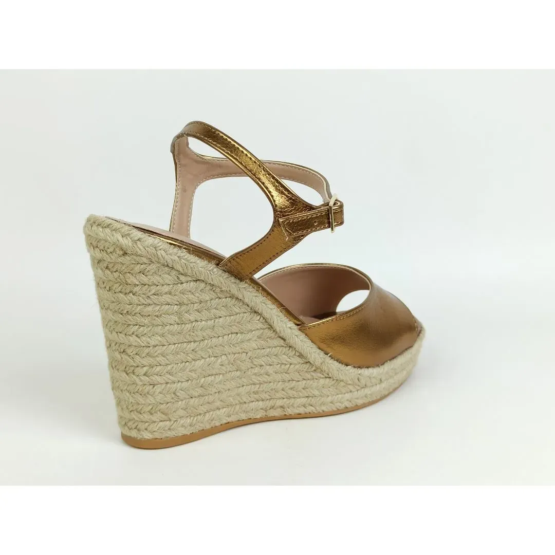 sandalia-anabela-metalizada-salto-alto-bico-redondo-bronze-1700001_4