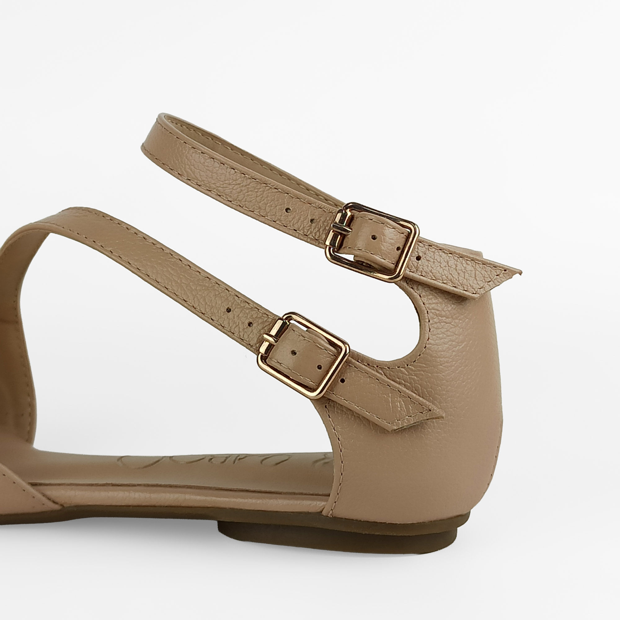 sapatilha-couro-bico-fino-nude-17614005_4