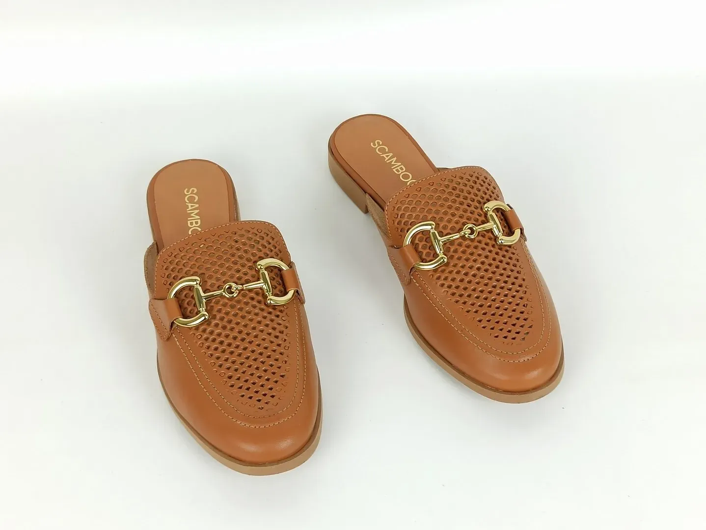 mule-couro-bico-amendoado-caramelo-111018242_3