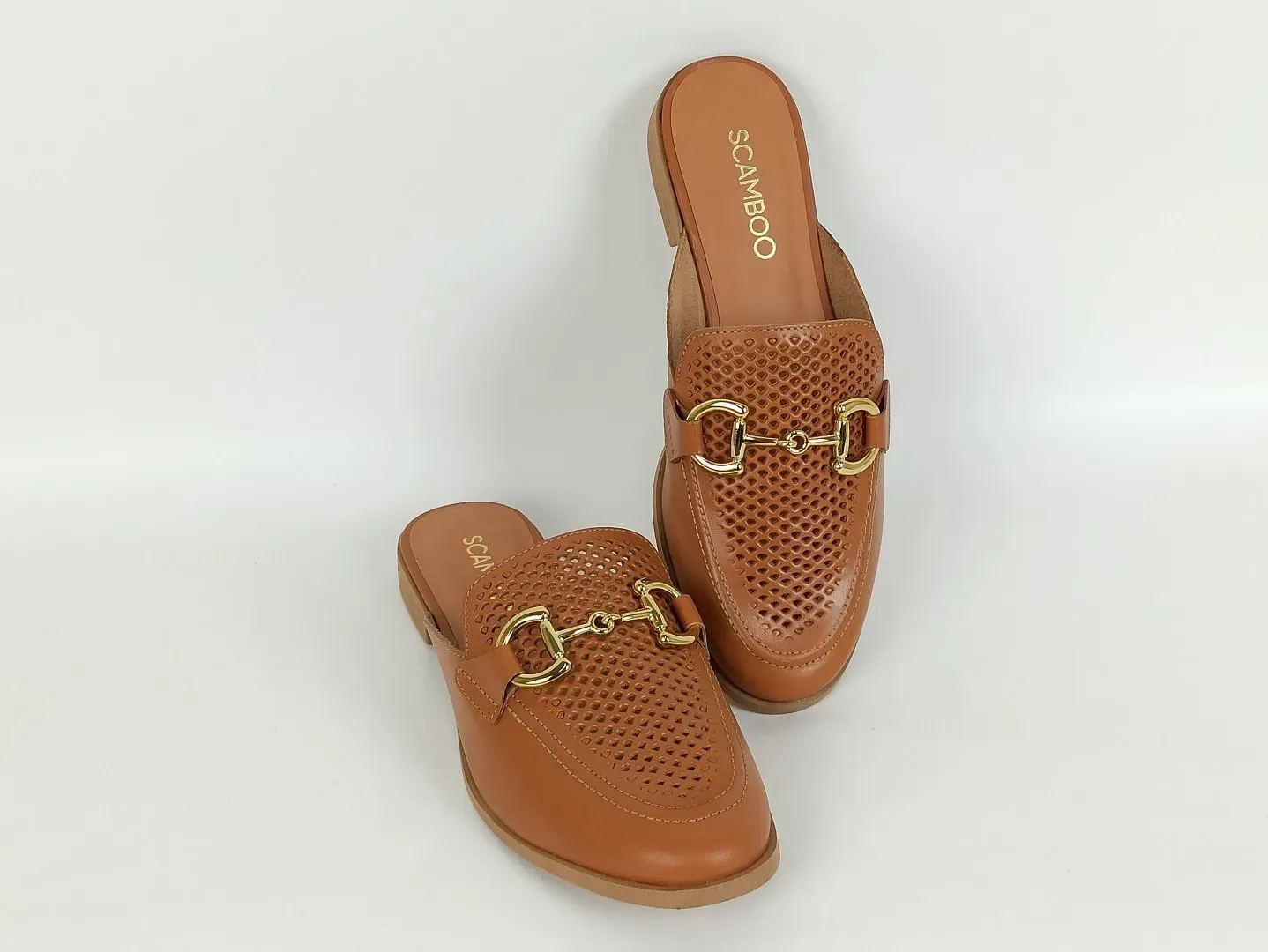 mule-couro-bico-amendoado-caramelo-111018242_7