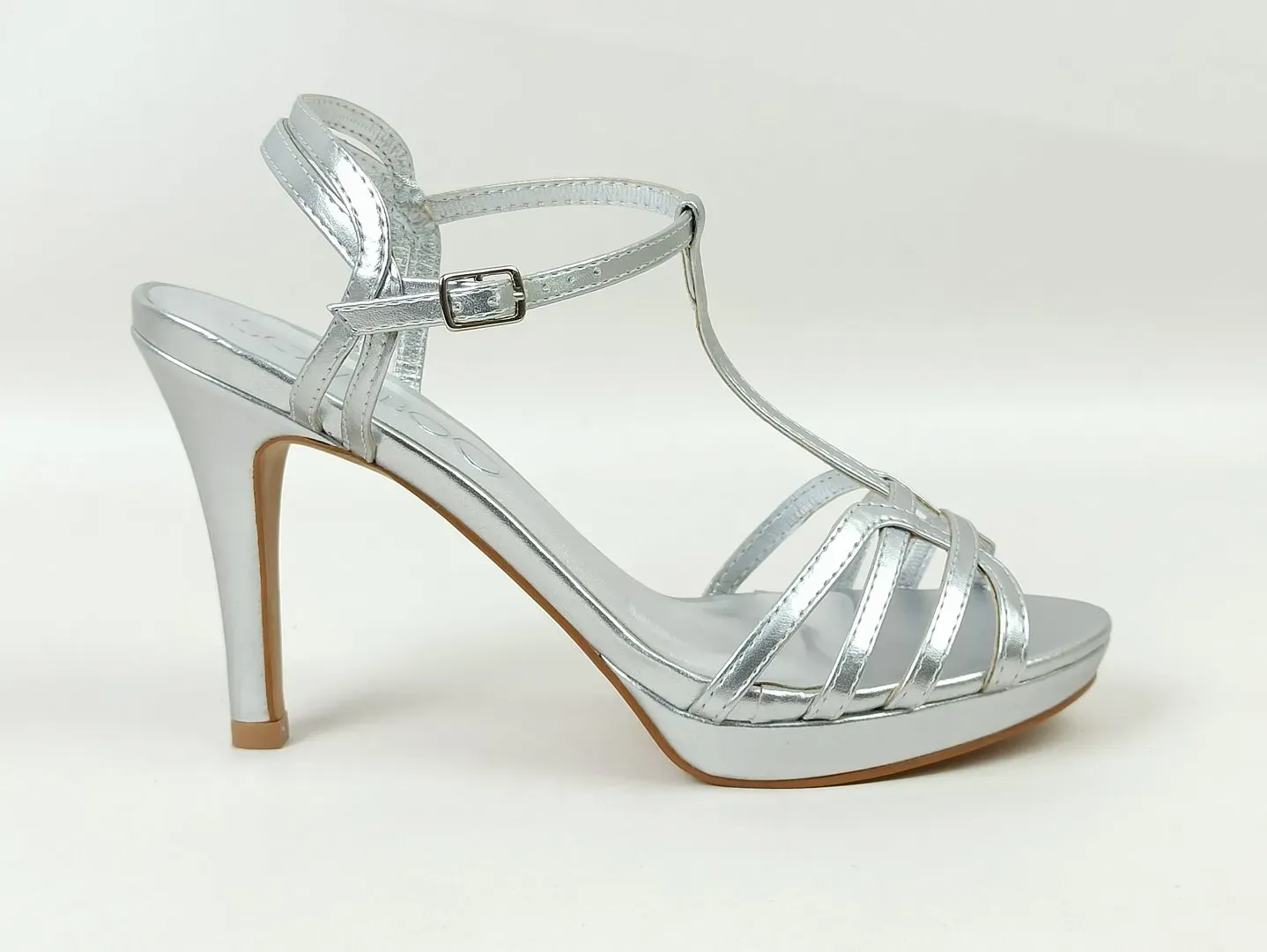 sandalia-salto-alto-fino-bico-amendoado-prata-13007609_1