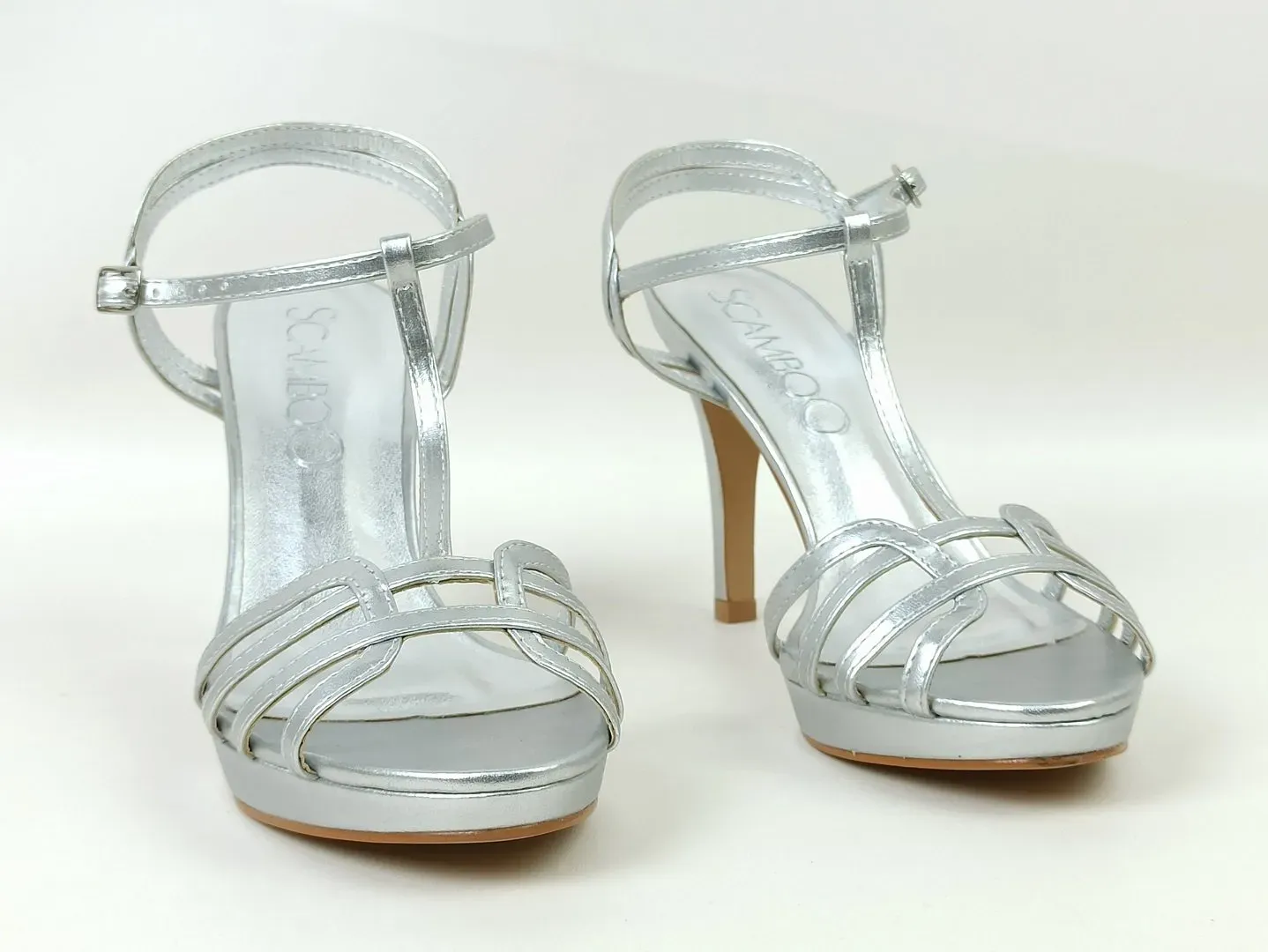 sandalia-salto-alto-fino-bico-amendoado-prata-13007609_4