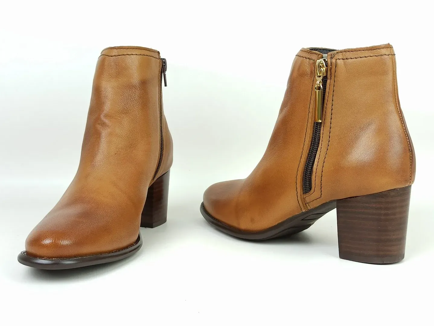 bota-cano-medio-couro-salto-bloco-bico-redondo-caramelo-52151_3