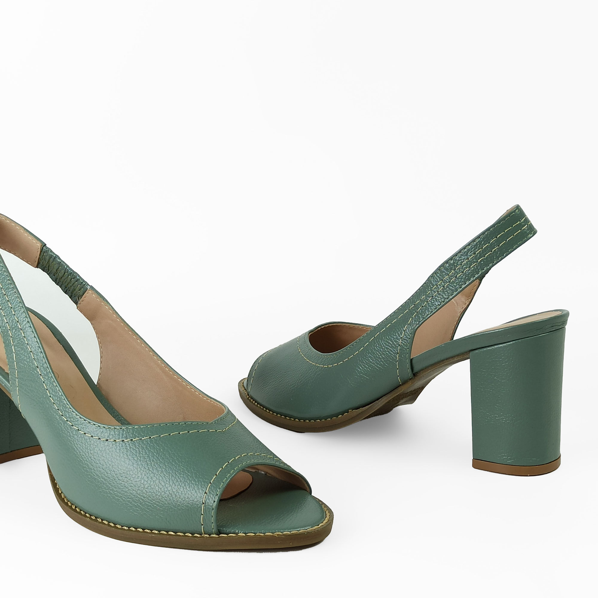 peep-toe-couro-salto-bloco-bico-amendoado-aberto-verde-alga-17500015_4