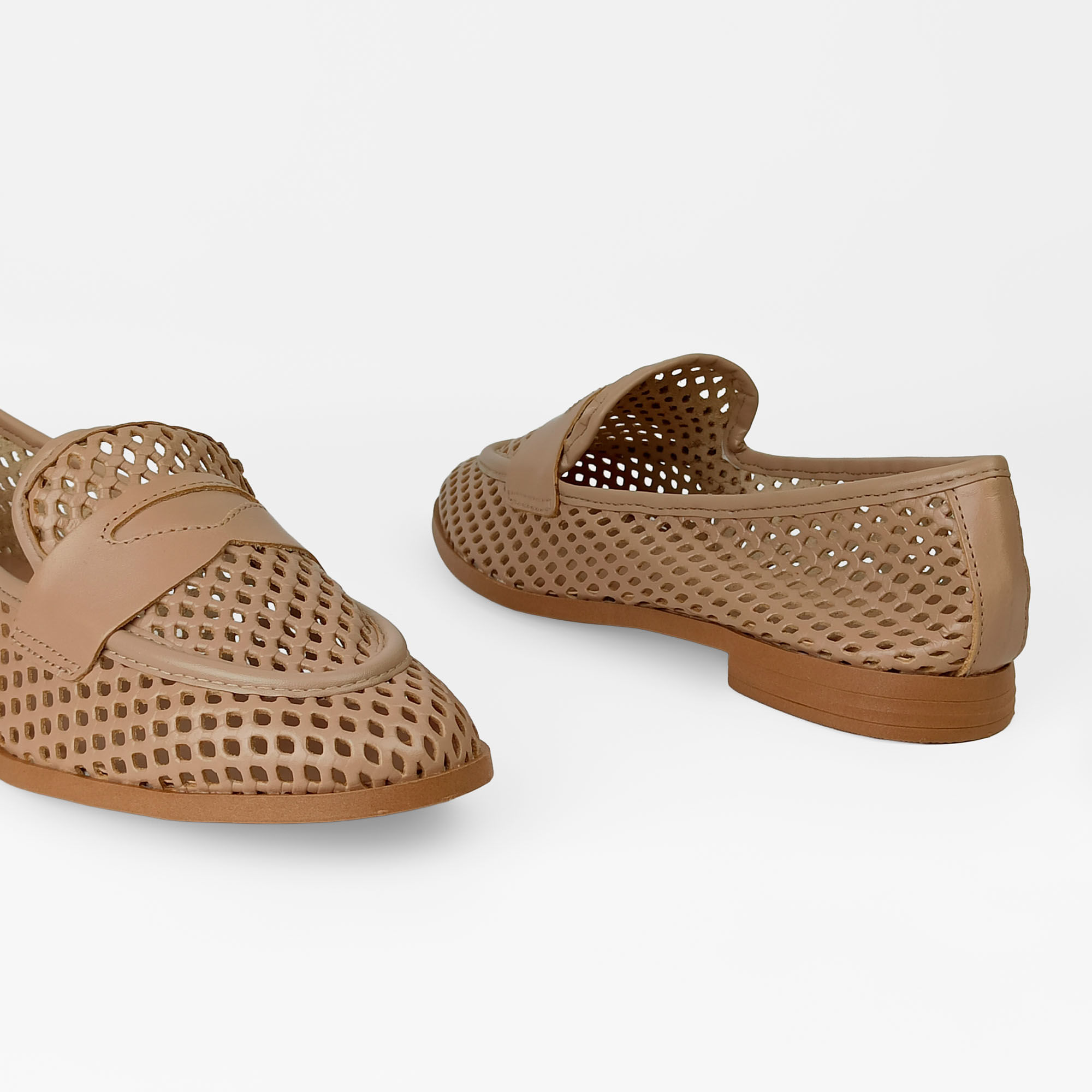 mocassim-couro-bico-redondo-nude-115040252_4