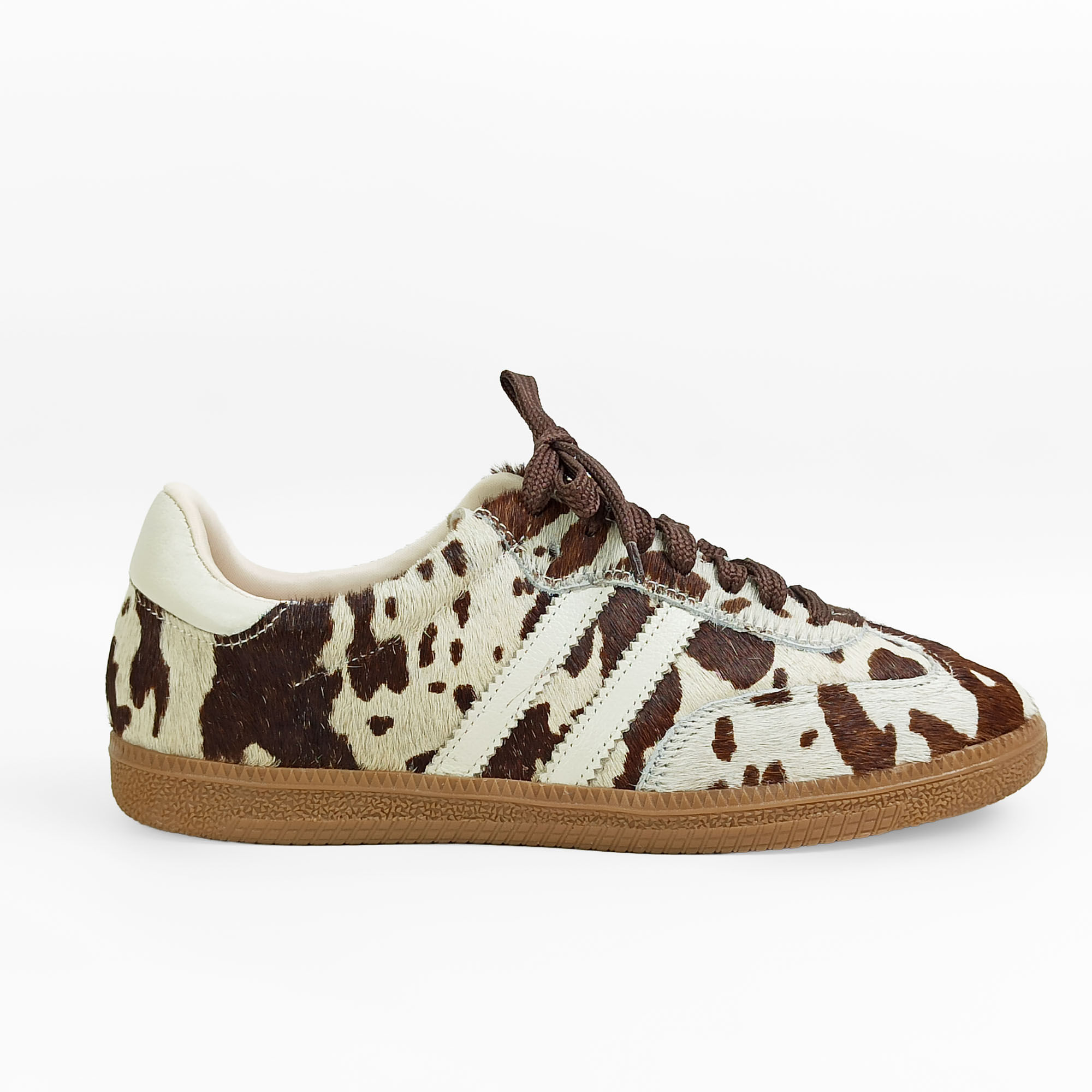 tenis-couro-sola-baixa-estampa-de-vaca-marrom-1050011_1