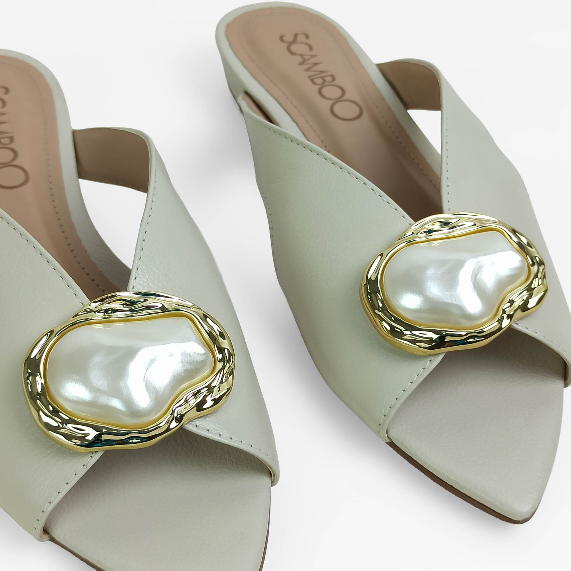 mule-couro-salto-baixo-bloco-bico-folha-off-white-1300117_6