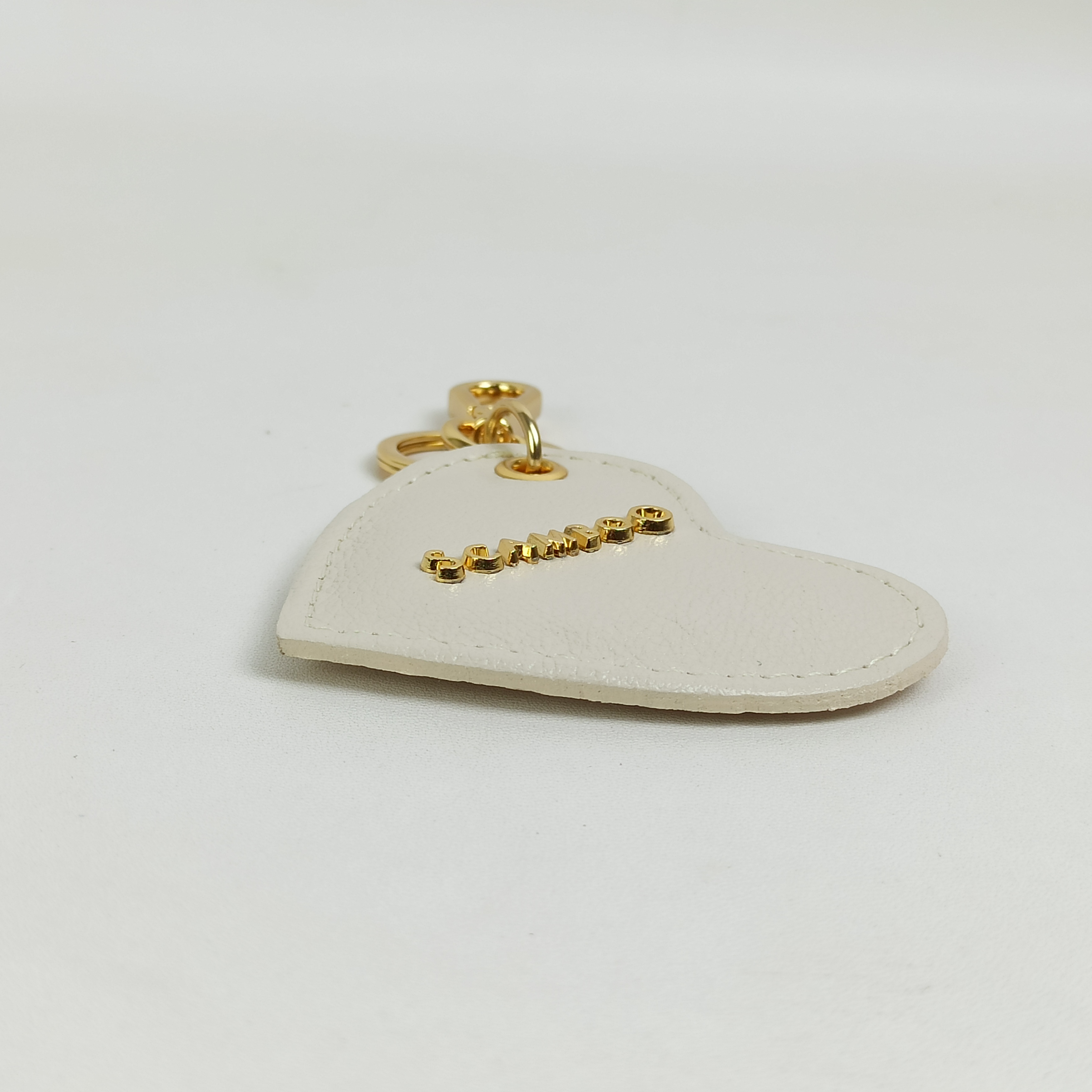 chaveiro-coracao-couro-milk-ch22101_2