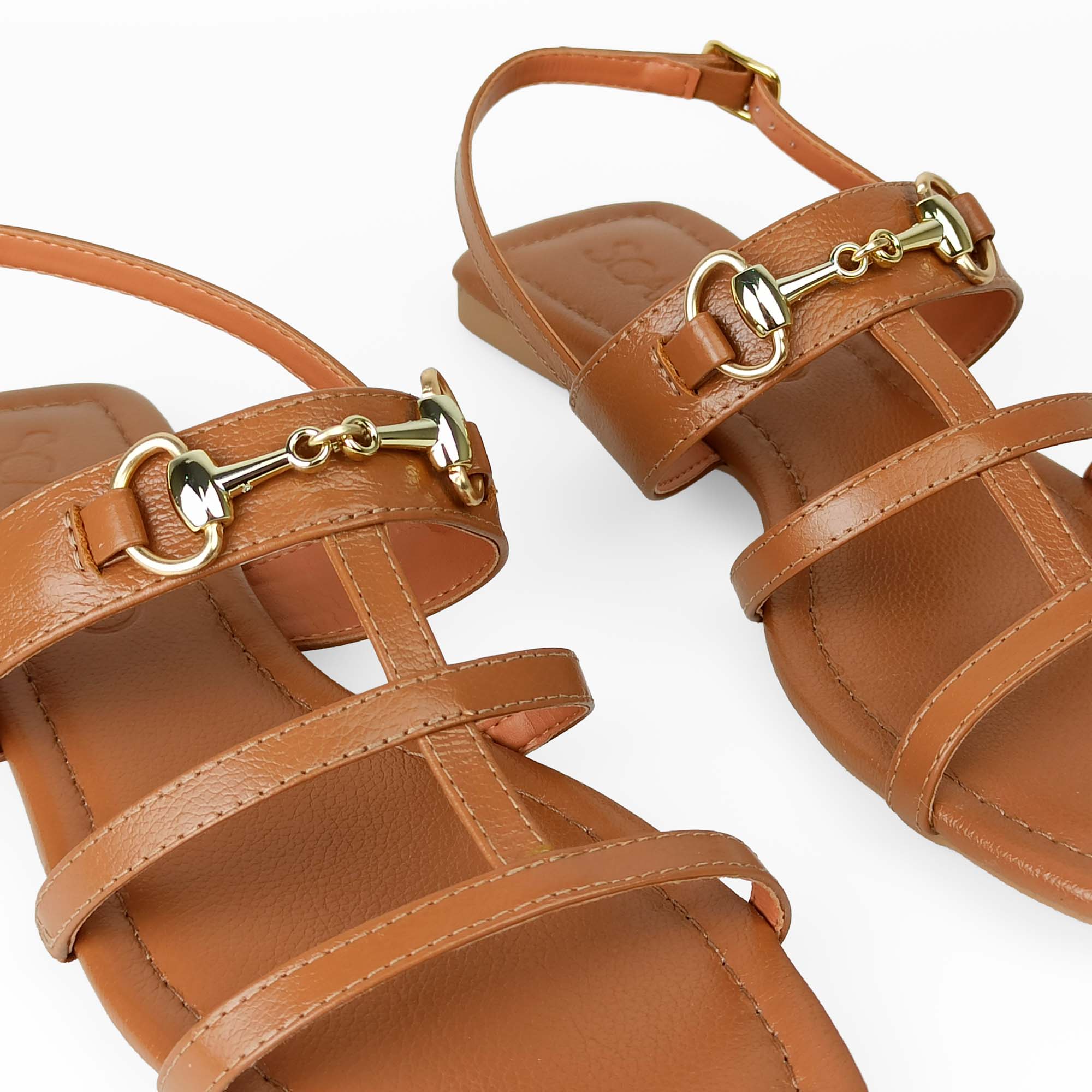 rasteira-couro-bico-quadrado-caramelo-58705301_5