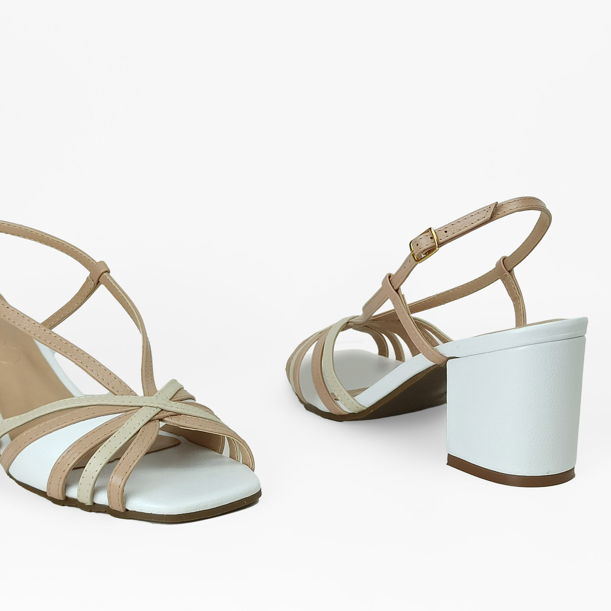 sandalia-branca-couro-salto-alto-fino-55004505_6