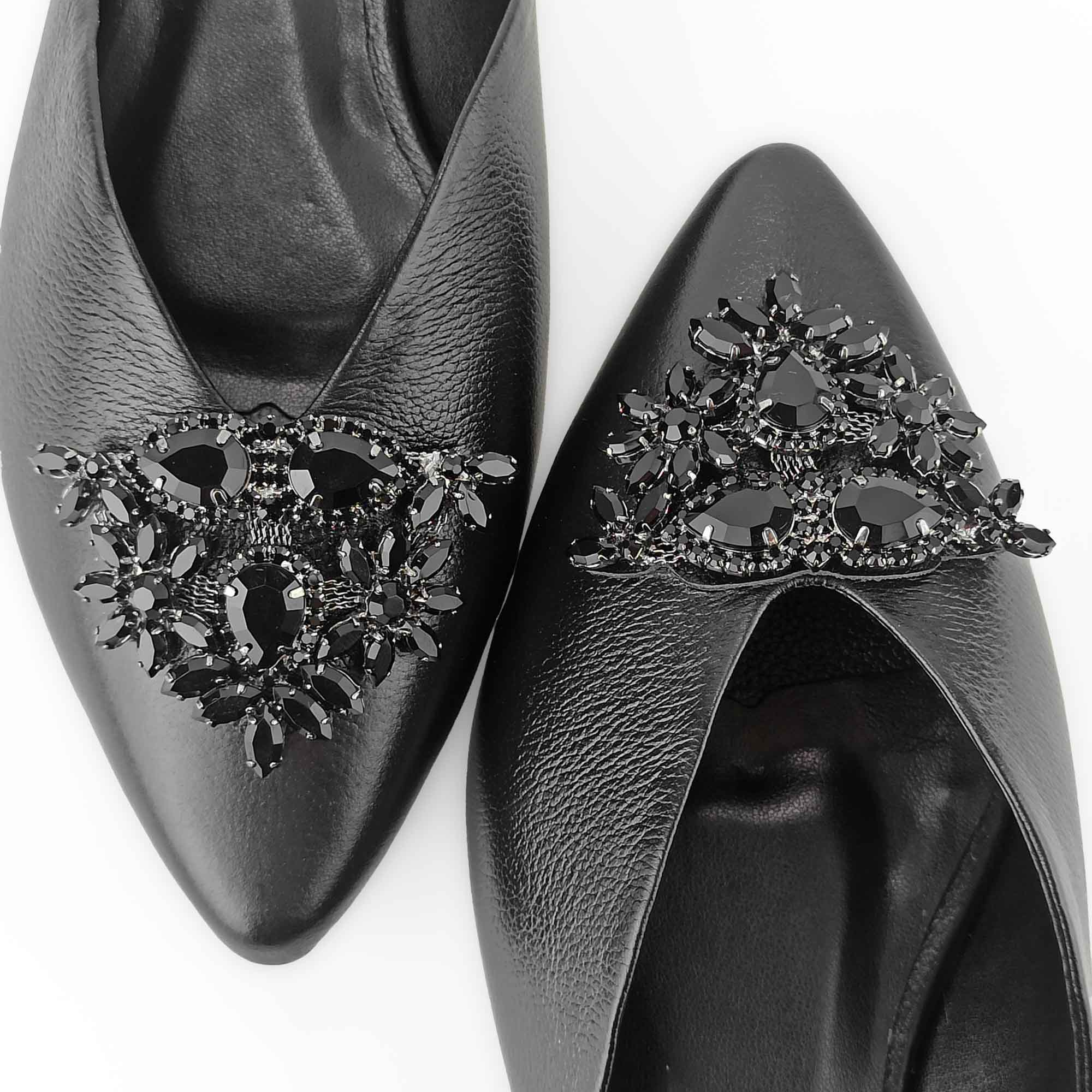 mule-couro-metalizado-bico-fino-preto-57602202_4