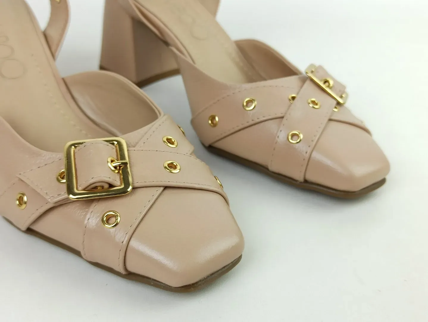 scapin-couro-salto-baixo-bloco-bico-quadrado-nude-21200502_6