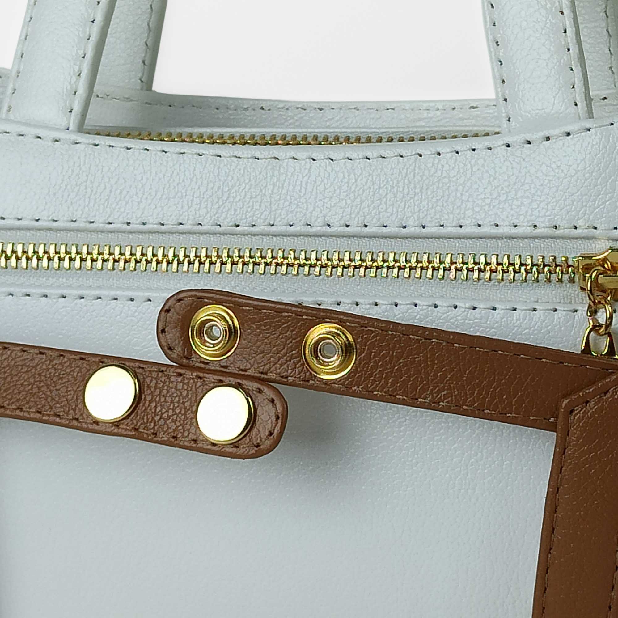 bolsa-transversal-couro-pequena-branca-b198001_6