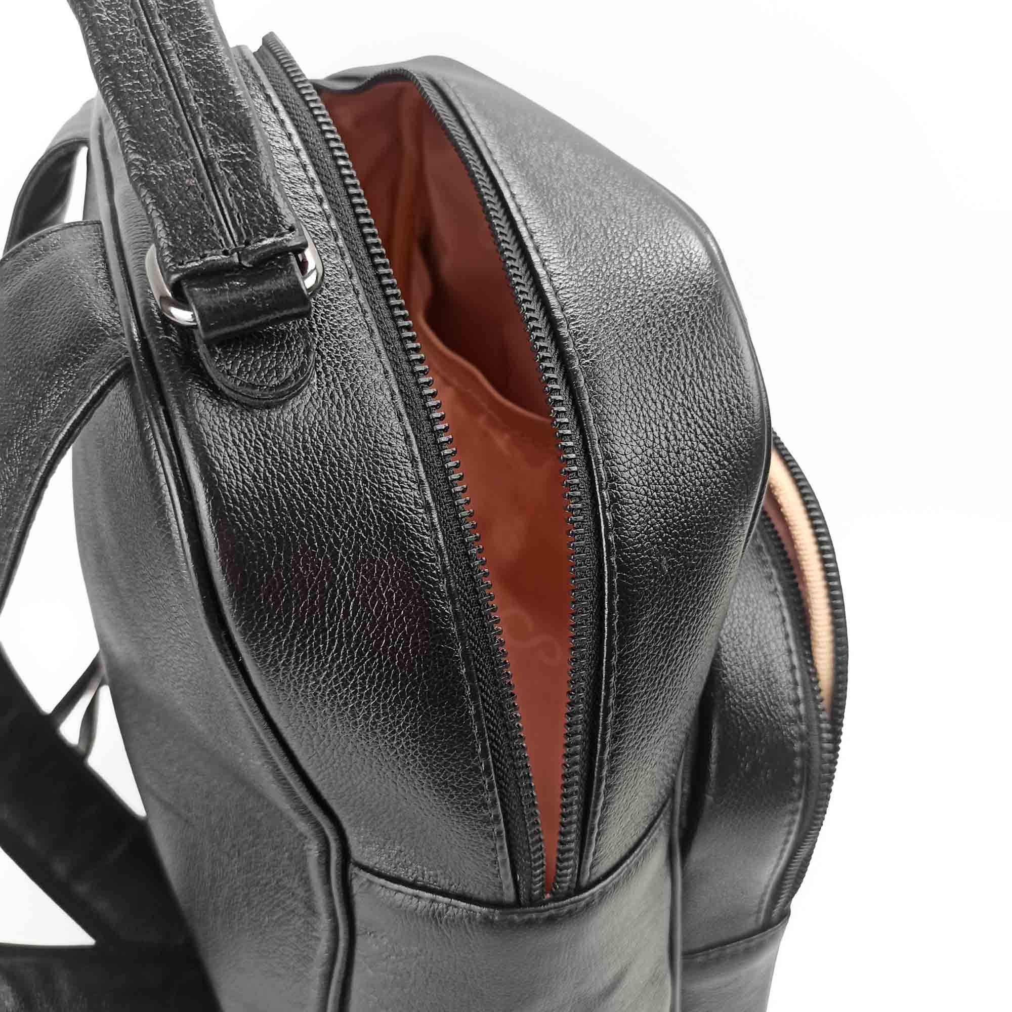 mochila-preta-de-couro-b200904_4