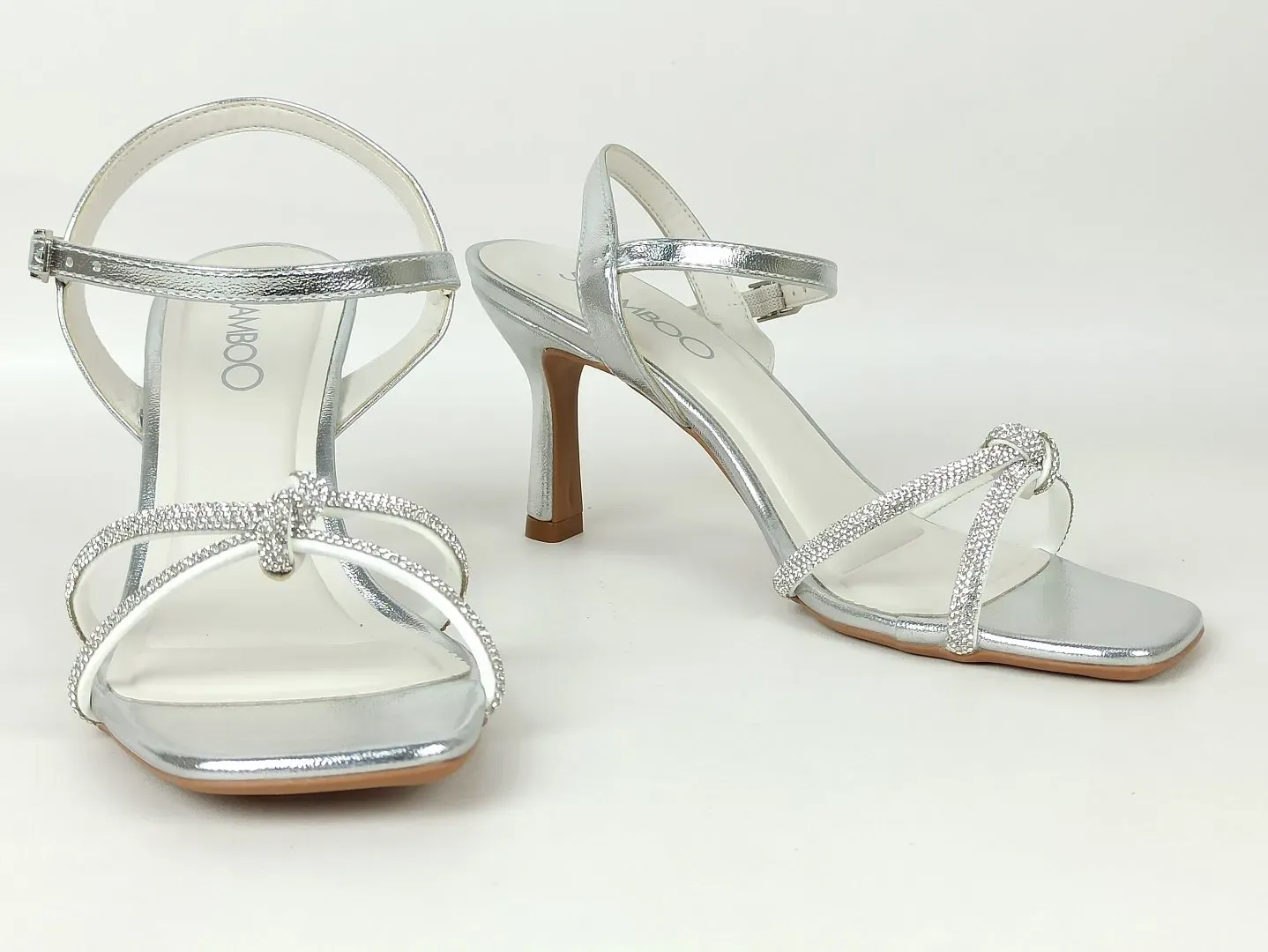 sandalia-metalizada-salto-baixo-fino-bico-quadrado-prata-5299115781_5