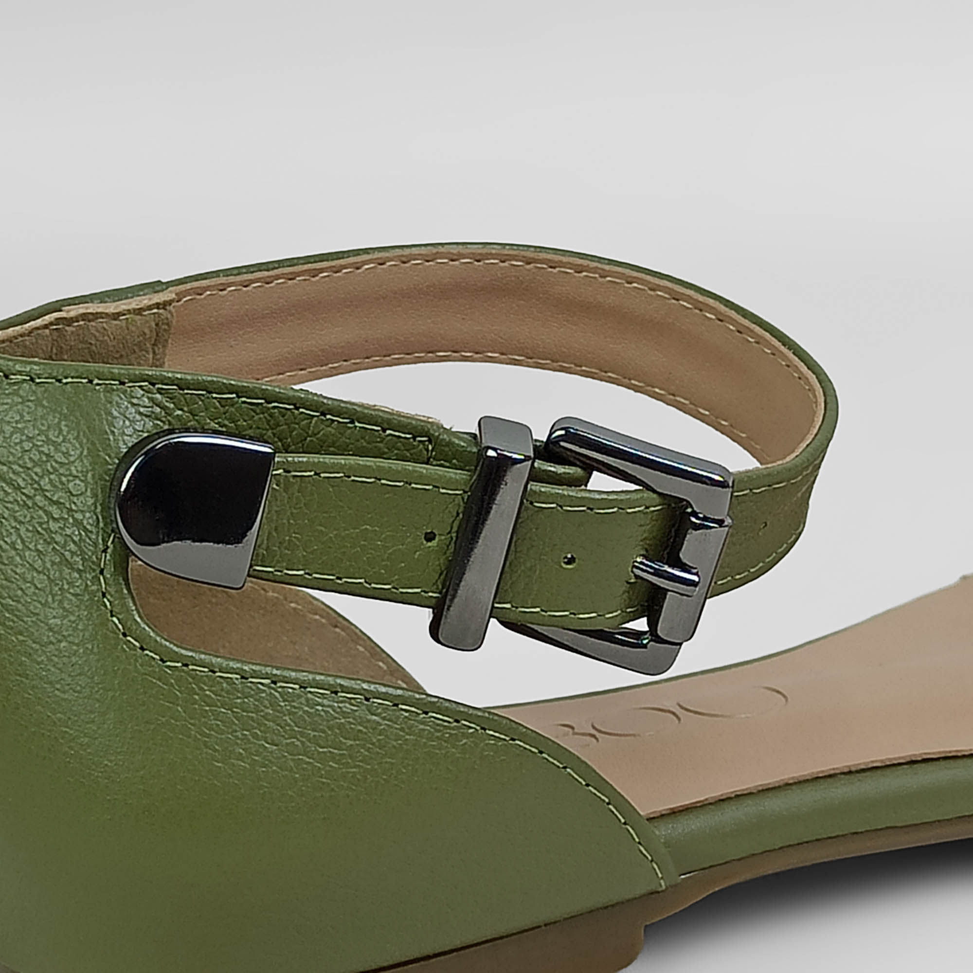 sandalia-rasteira-couro-bico-redondo-verde-8733603_6