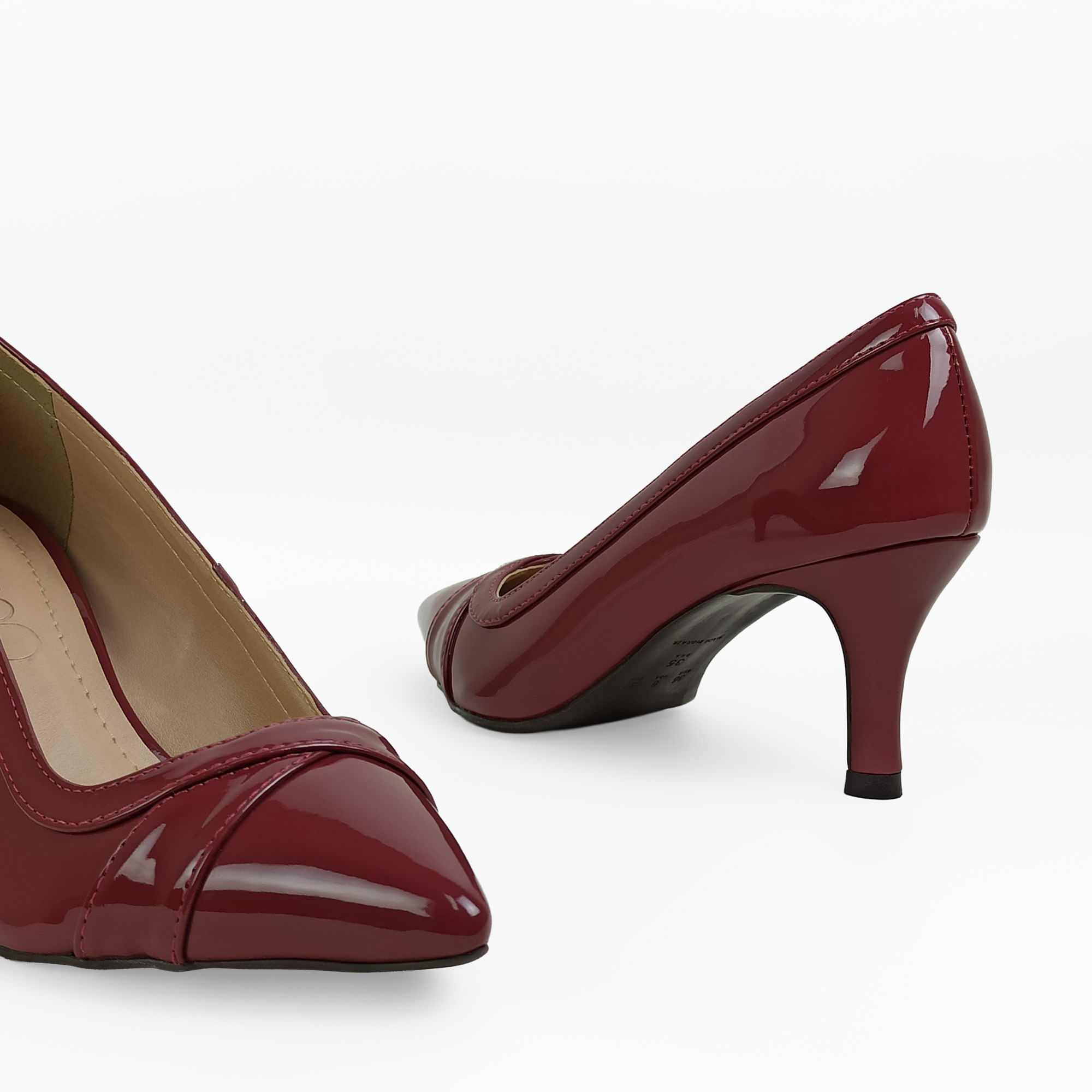 scarpin-verniz-salto-fino-bico-fino-vinho-cabernet-12700204_9