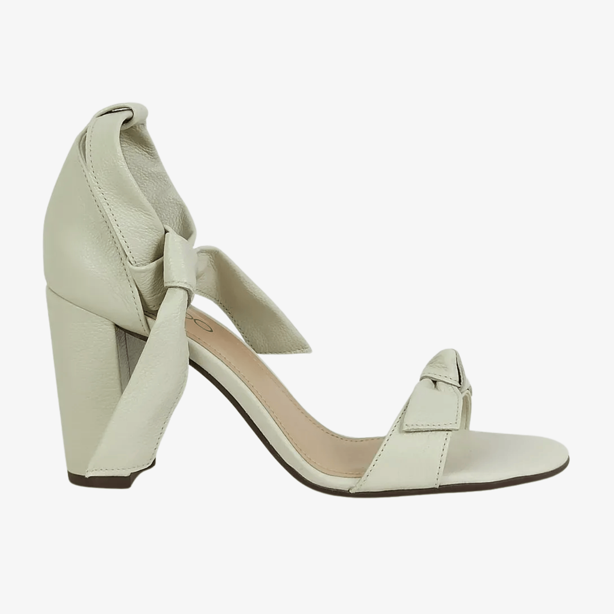 solis---12197550---fly-off-white-12197550_1