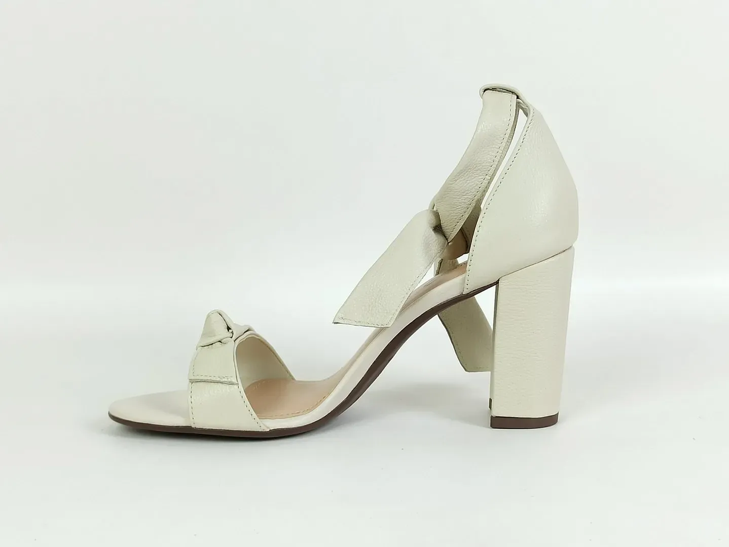 solis---12197550---fly-off-white-12197550_6