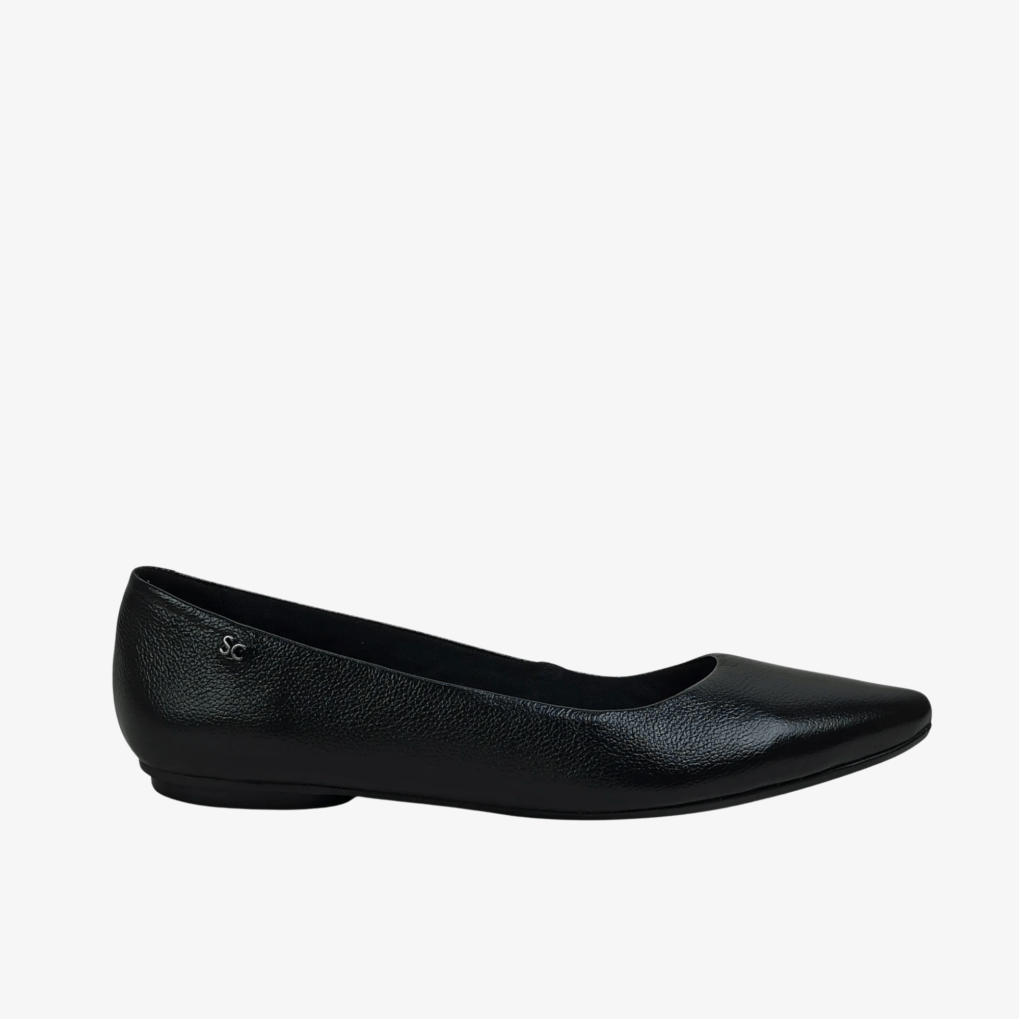 sapatilha-couro-bico-fino-preta-17604376_1