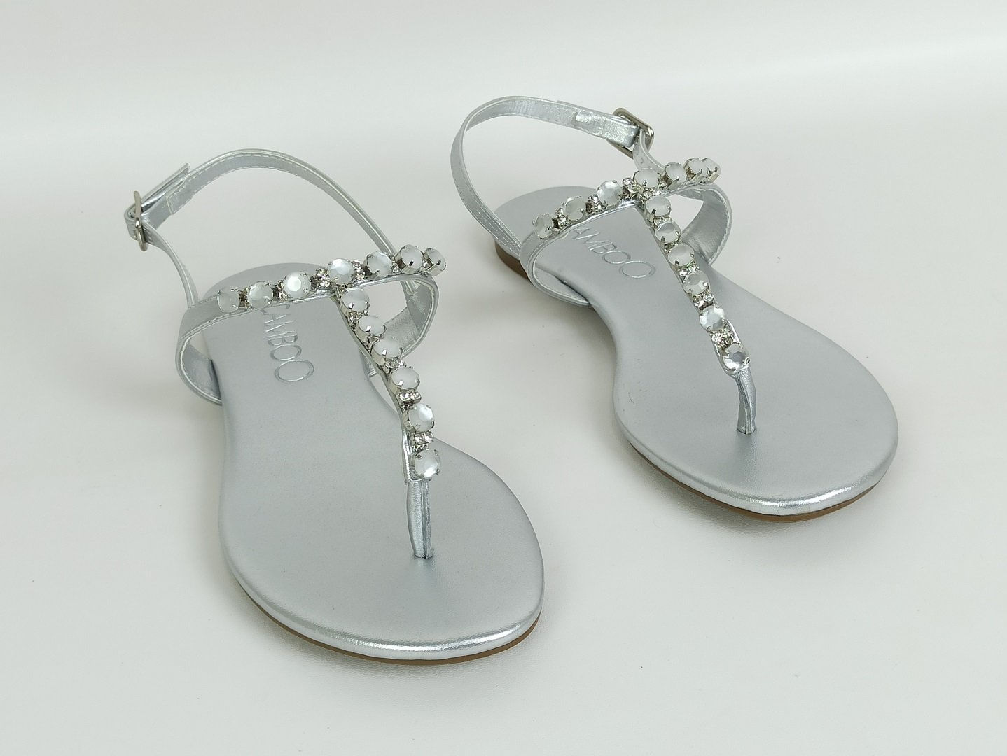 sandalia-rasteira-metalizada-bico-redondo-prata-30018605_3