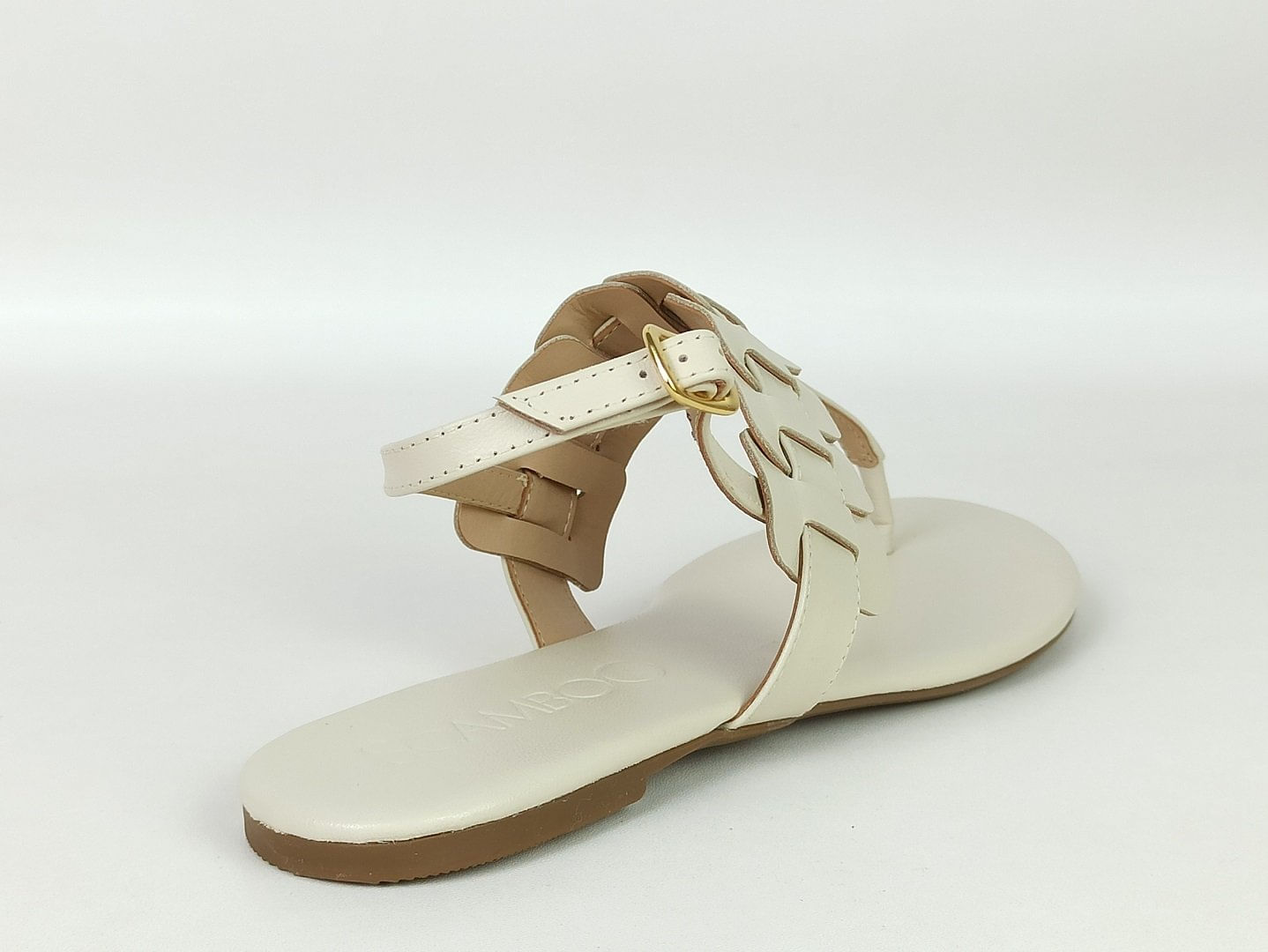 sandalia-rasteira-couro-milk-30019402_4