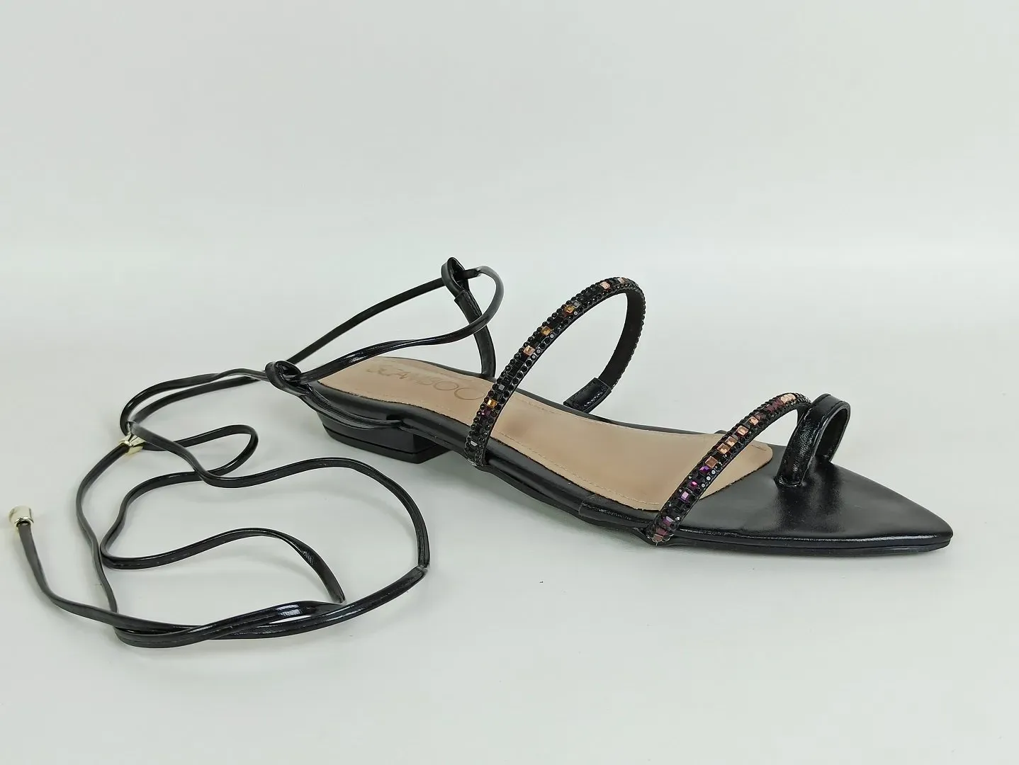 sandalia-salto-baixo-bico-fino-preta-1300104_3