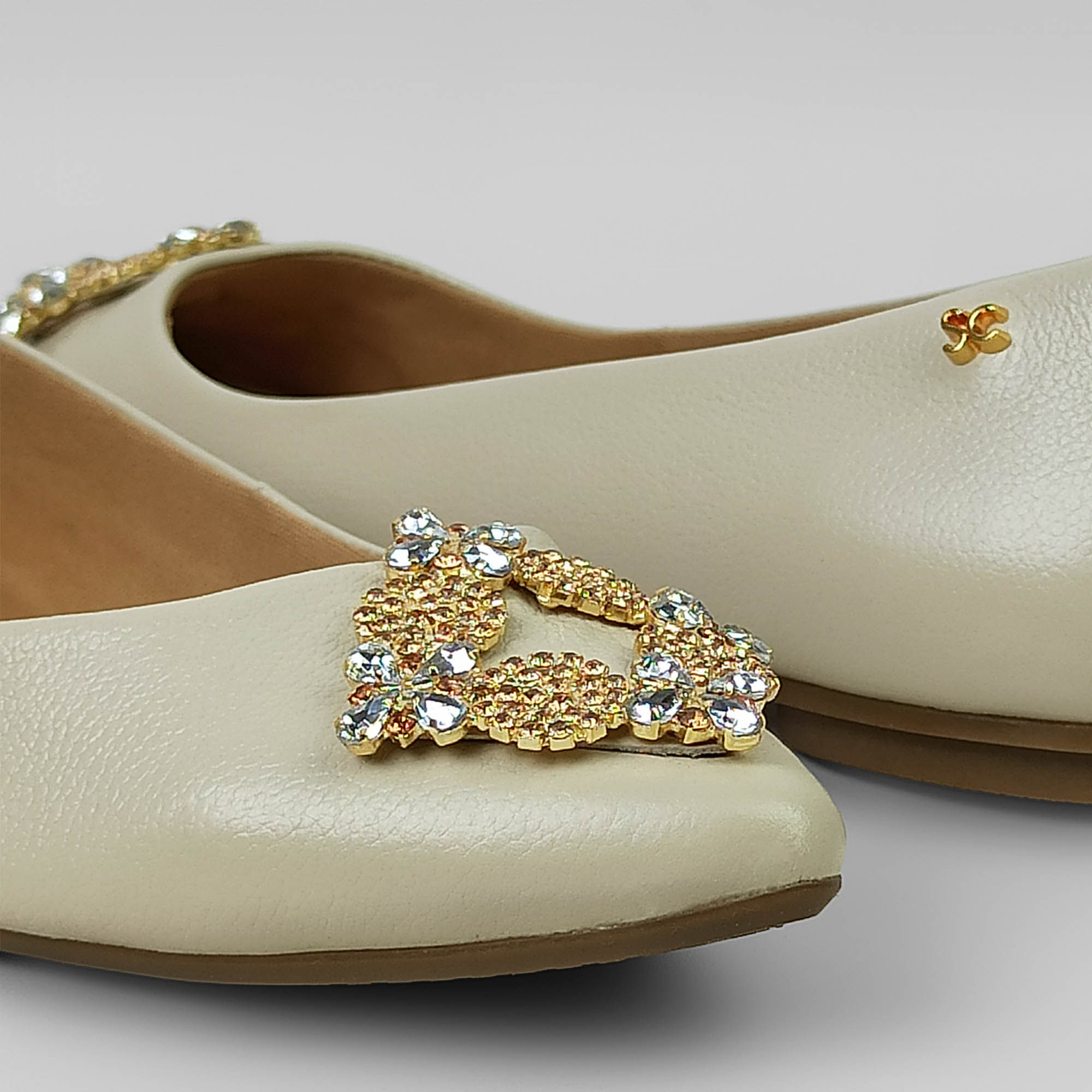 sapatilha-couro-bico-folha-gelo-7623803_3