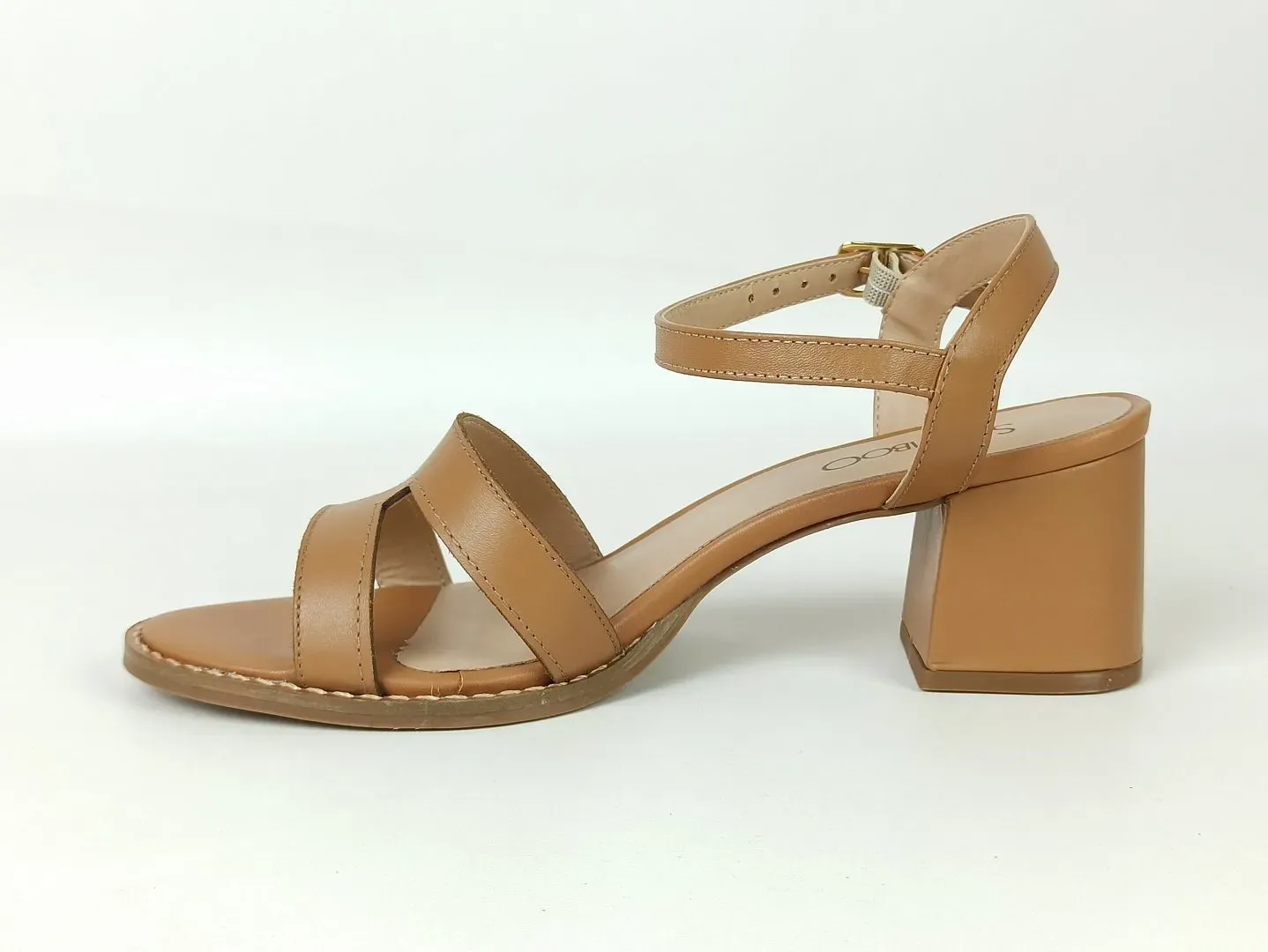 sandalia-couro-salto-baixo-bloco-bico-amendoado-caramelo-449aa5081_4