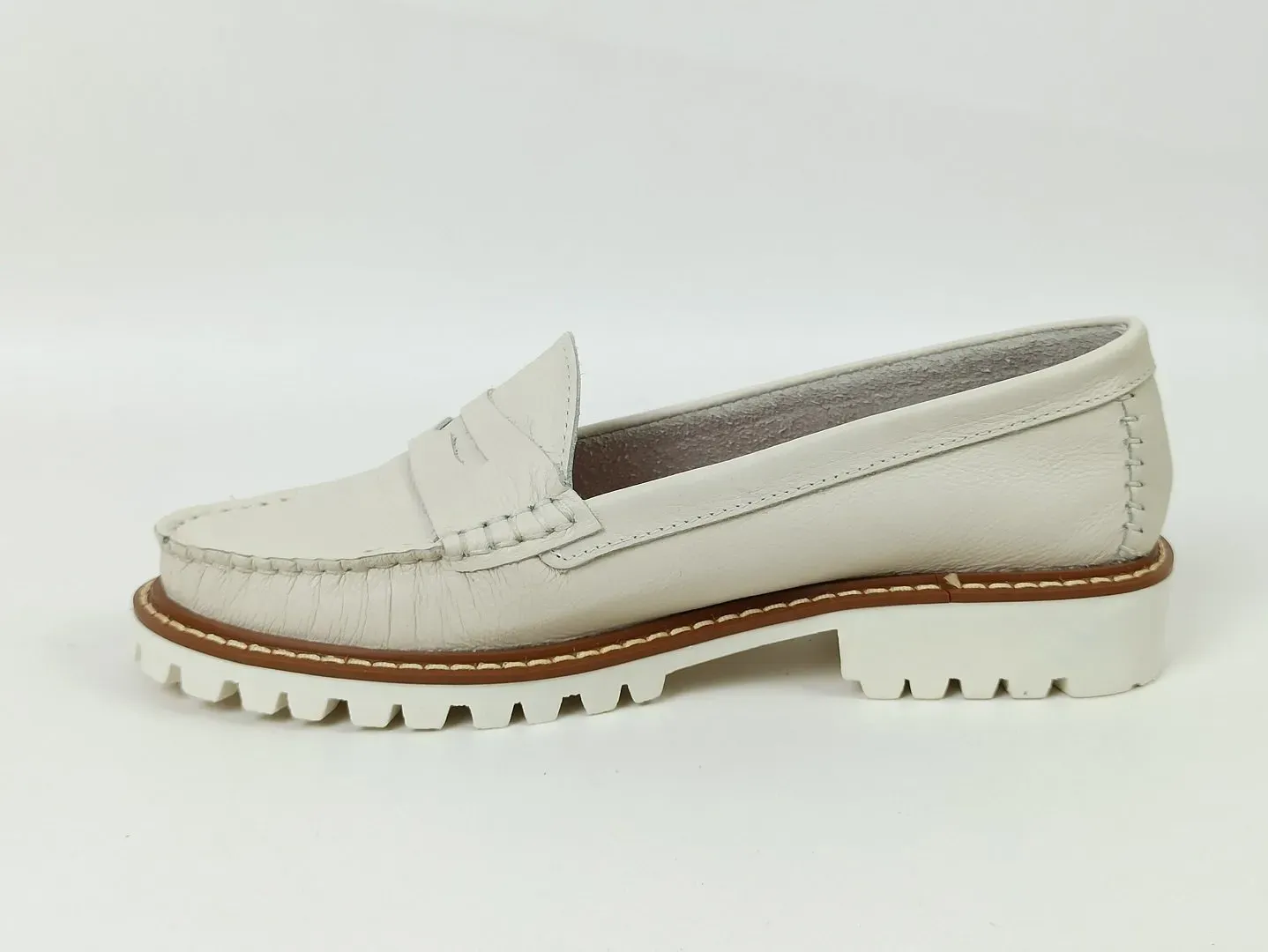 mocassim-couro-bico-redondo-coff-white-760202_5