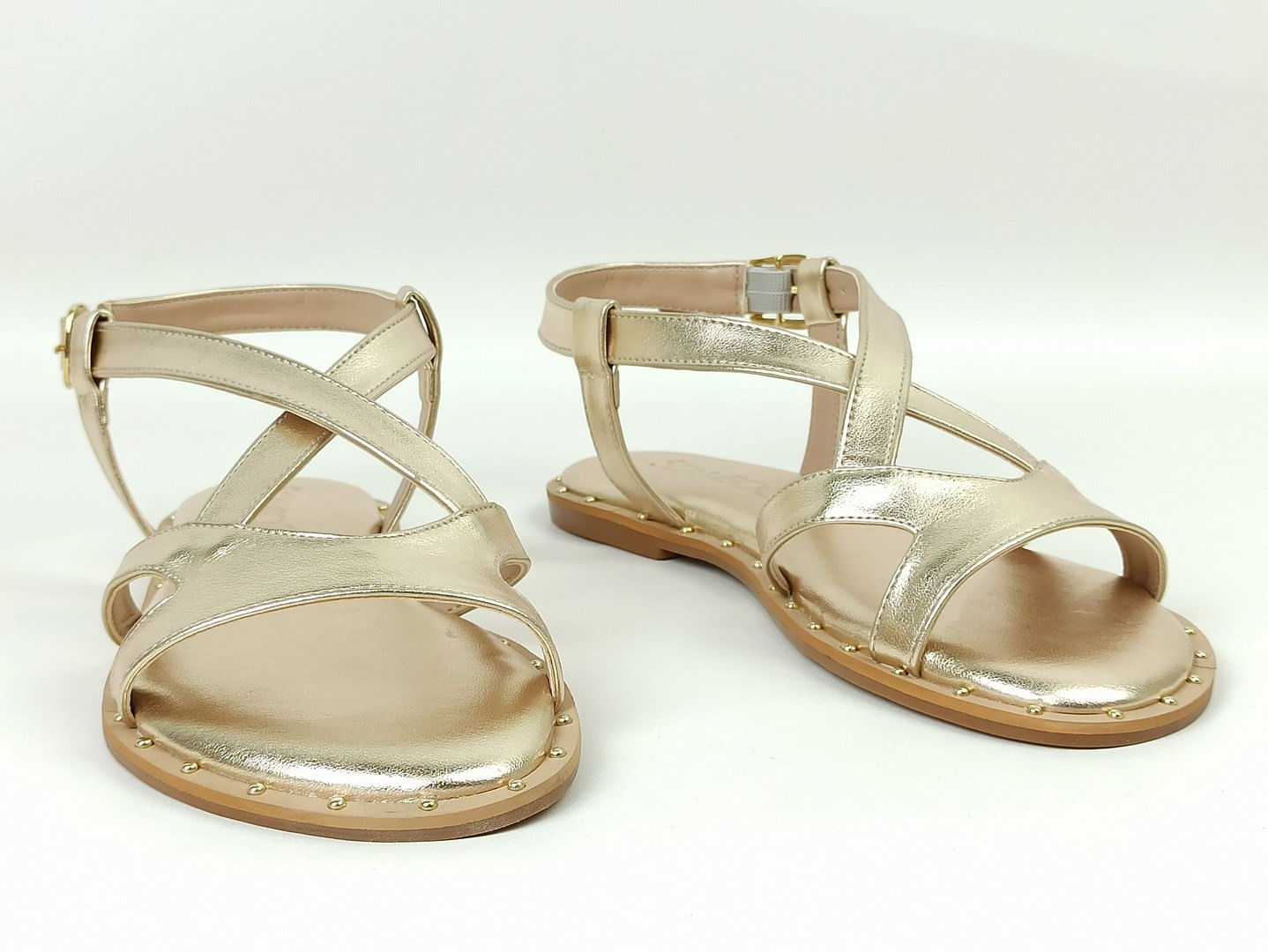 sandalia-rasteira-metalizada-bico-redondo-dourada-160109_3