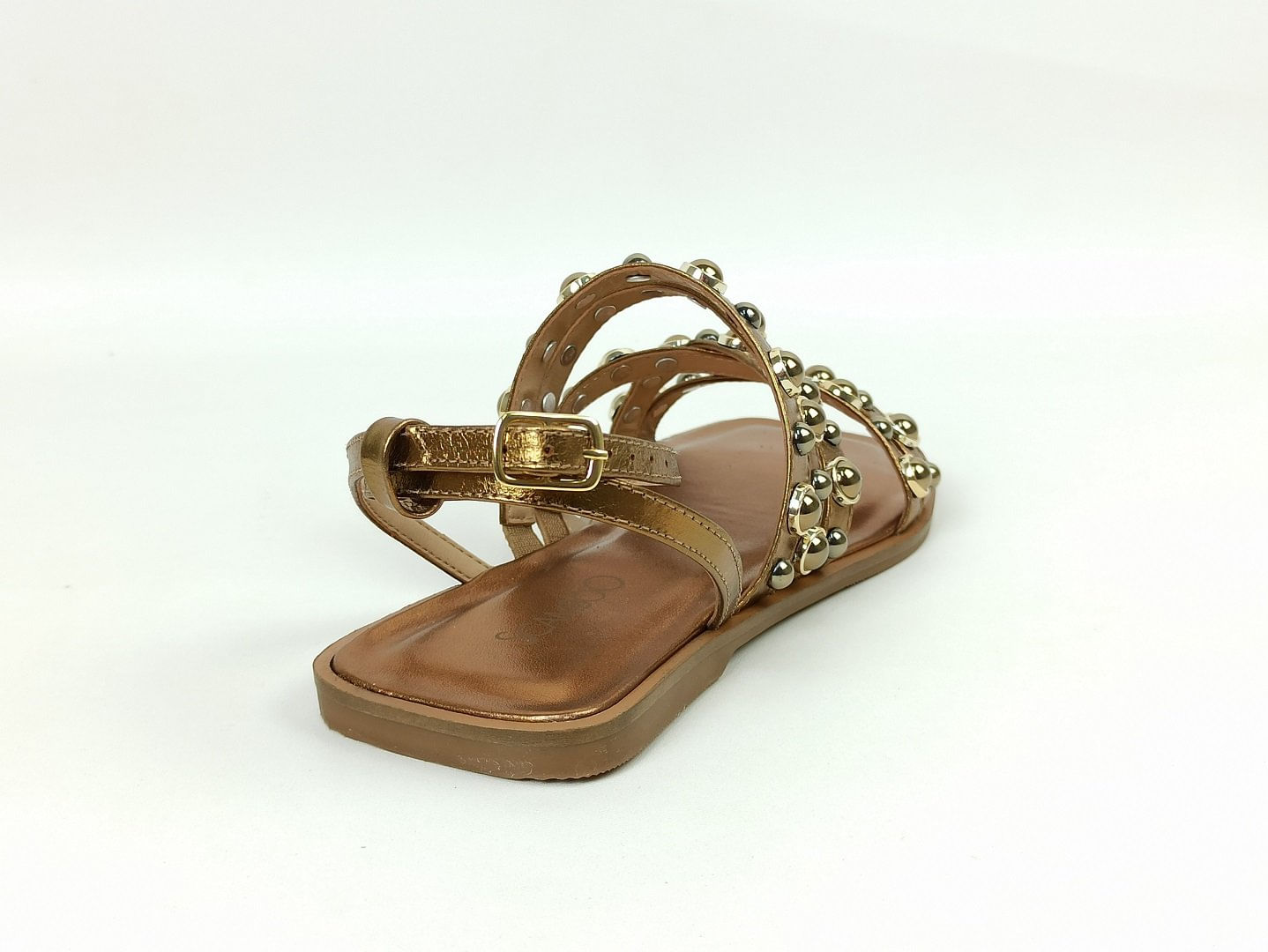 sandalia-rasteira-couro-metalizado-bronze-446aa4991_3