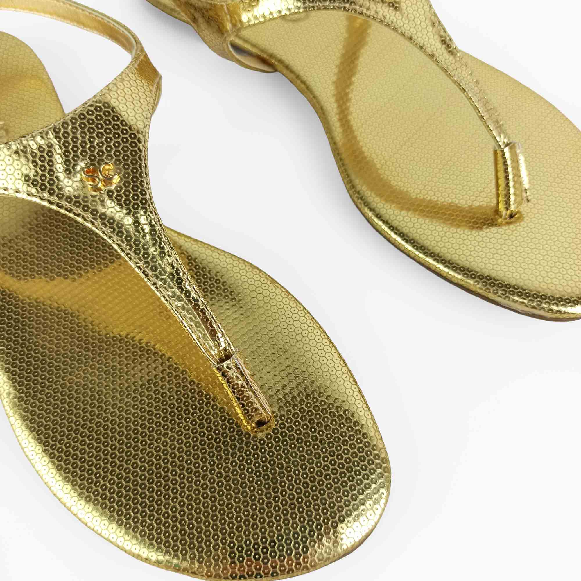 sandalia-rasteira-bico-redondo-dourada-300001120_5