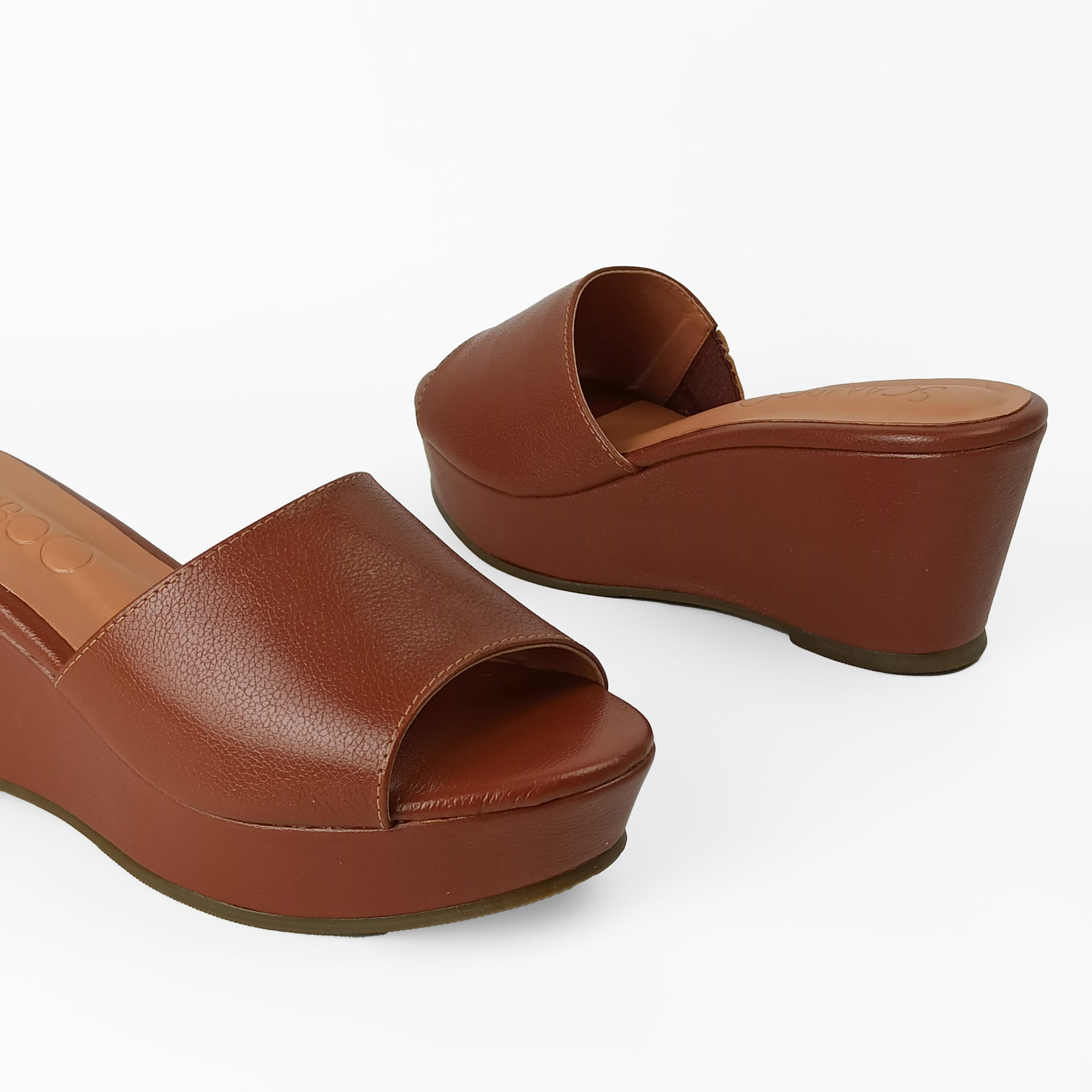 tamanco-plataforma-couro-terracota-31300734_5