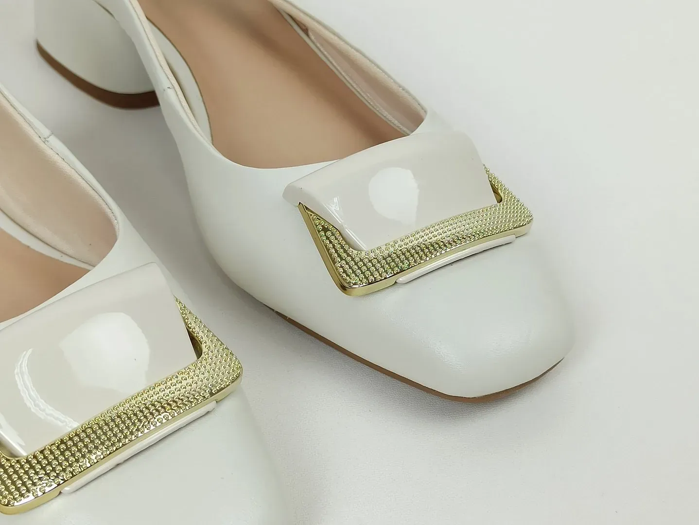 slingback-salto-medio-bloco-bico-quadrado-off-white-txa3772_2