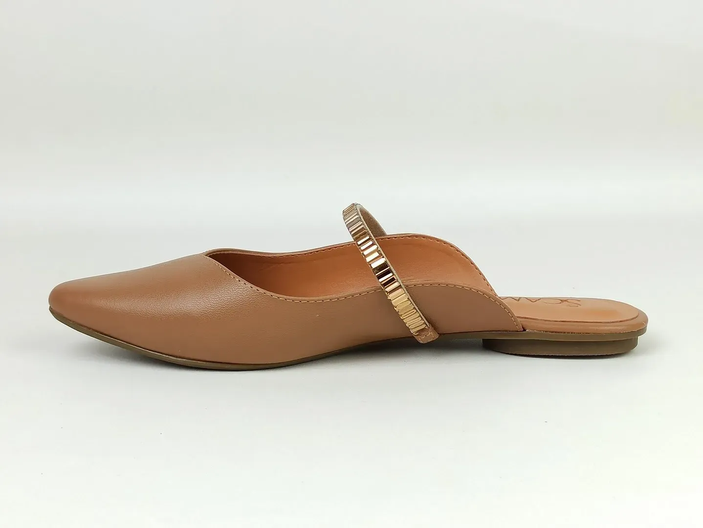 mule-couro-bico-fino-caramelo-17613702_4