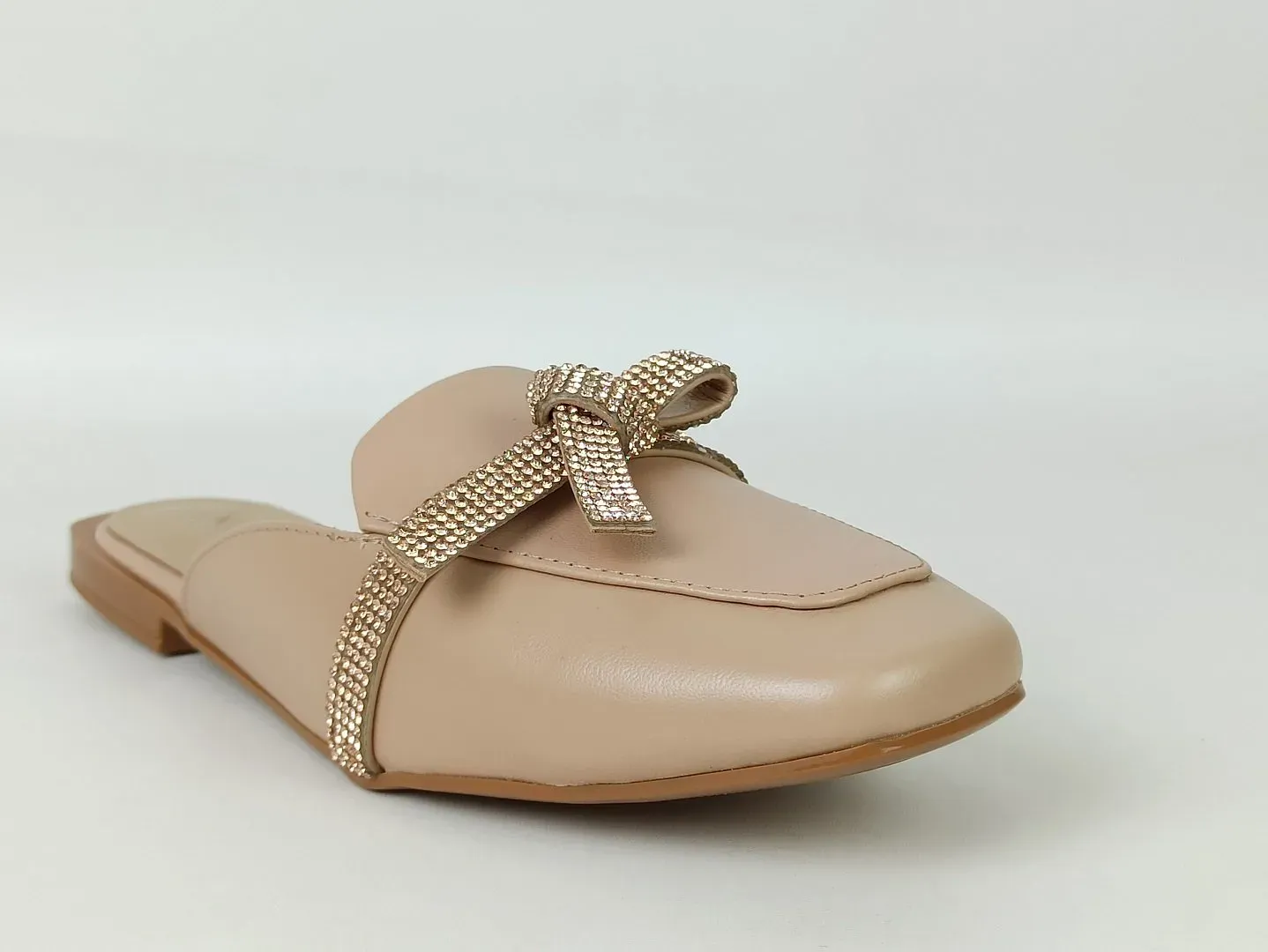 mule-couro-bico-amendoado-nude-51000804_2