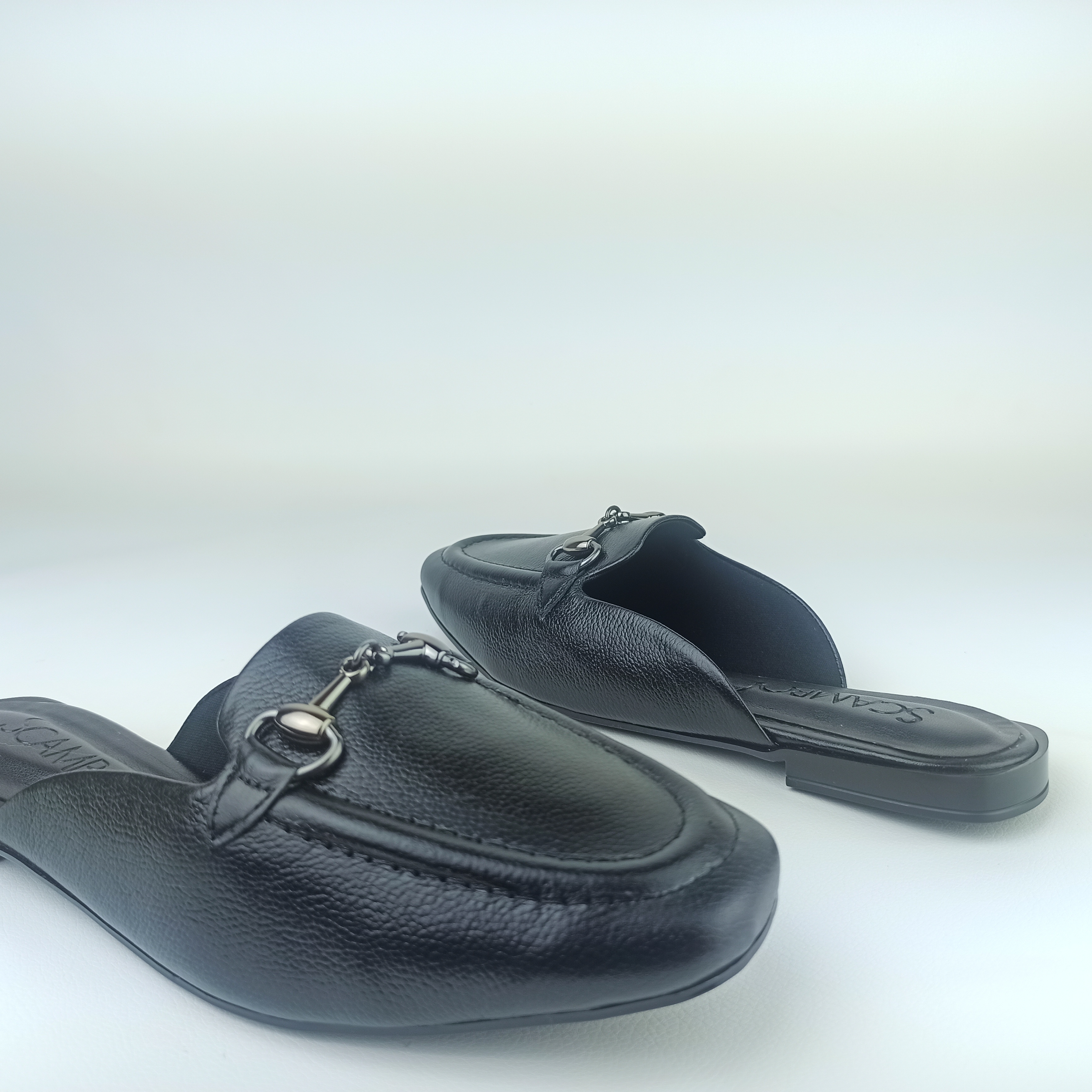 mule-couro-preto-51000307_5