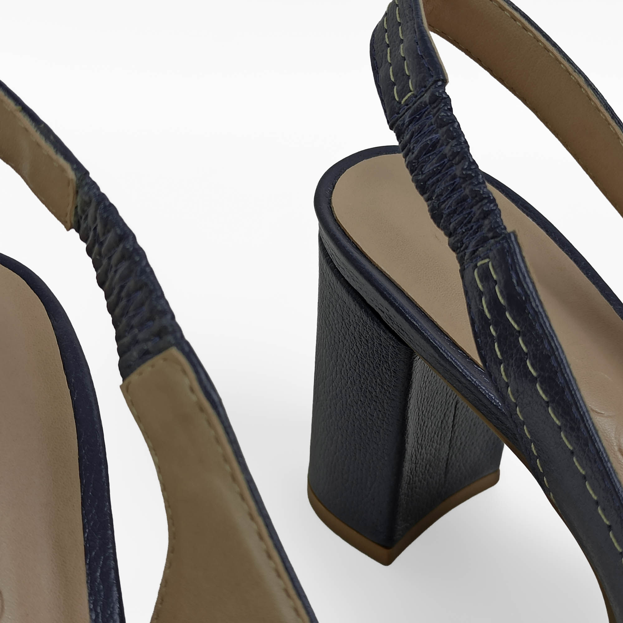 sandalia-peep-toe-couro-salto-alto-bloco-bico-amendoado-marinho-17500009_4