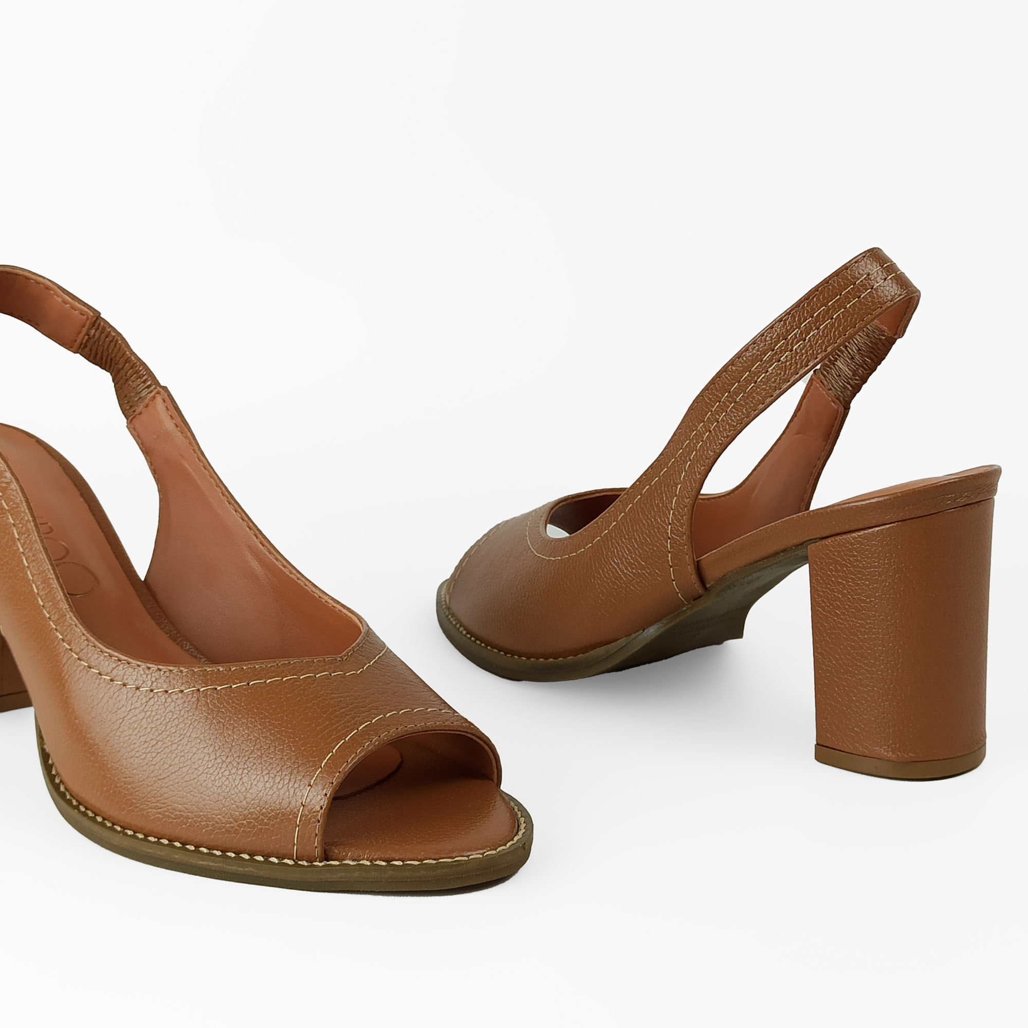 peep-toe-couro-salto-alto-bloco-bico-amendoado-aberto-ambar-17500003_4