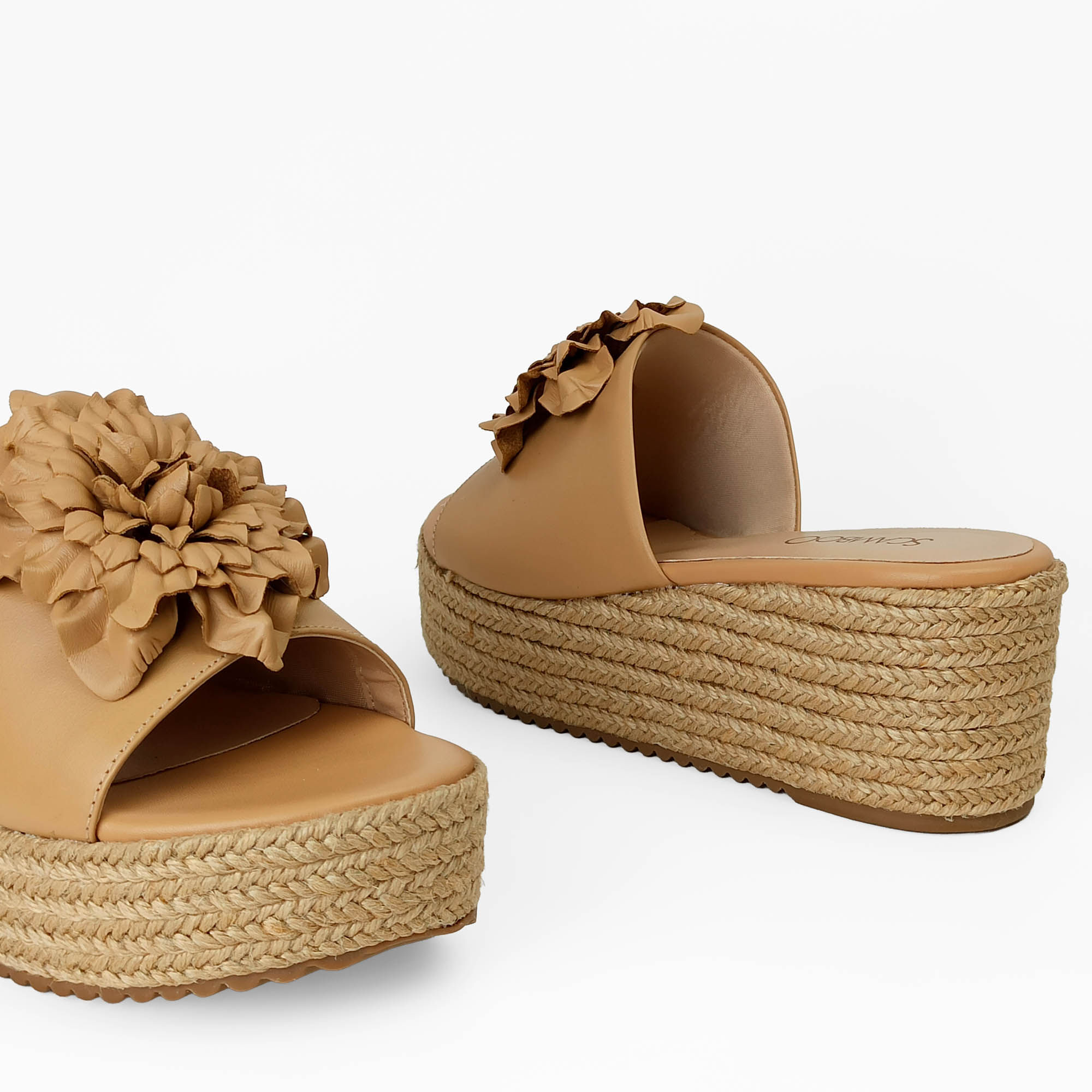 tamanco-couro-salto-alto-plataforma-bico-redondo-nude-463aa5127_5