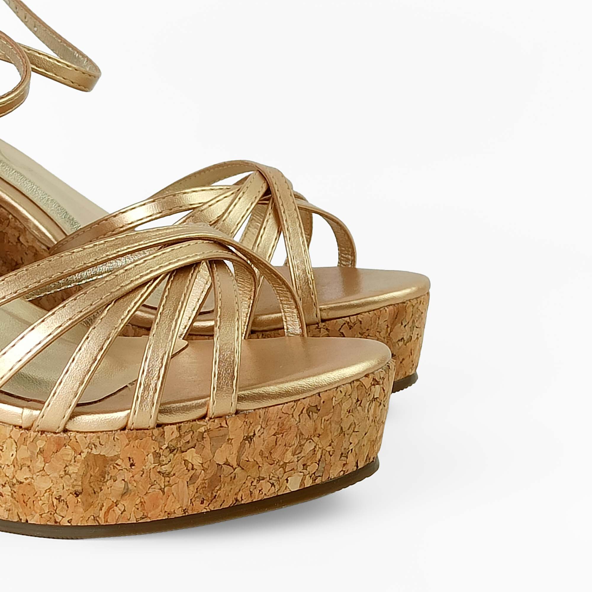 sandalia-anabela-couro-metalizada-dourada-31502003_5