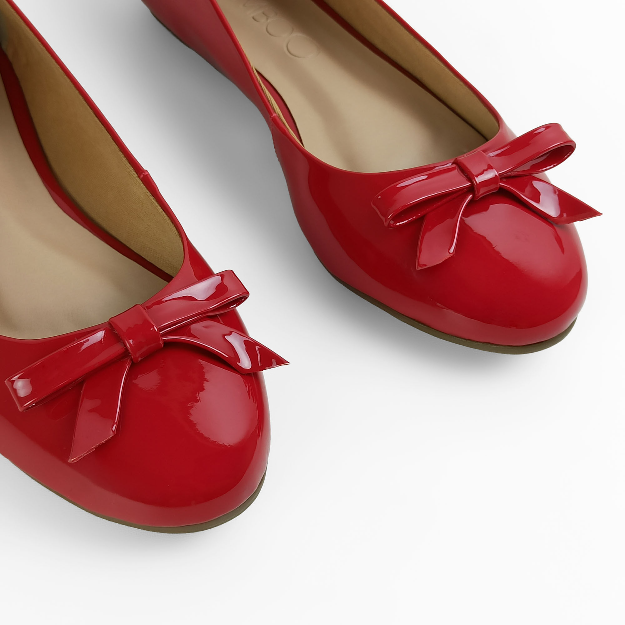 sapatilha-verniz-bico-redondo-vermelha-15603904_6