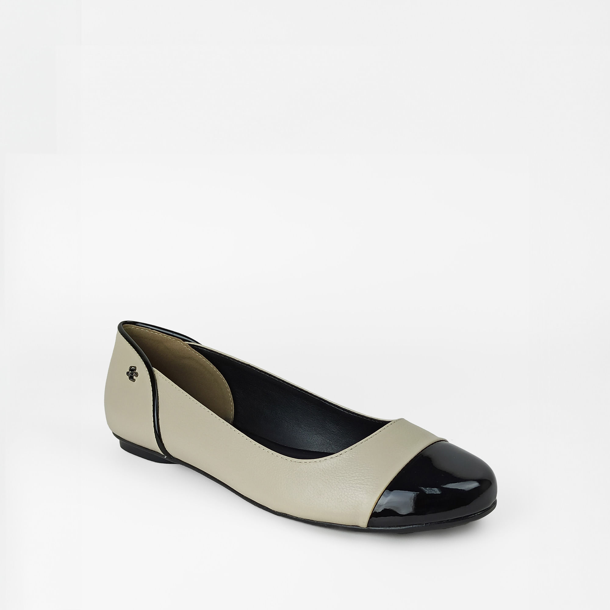 sapatilha-couro-verniz-preto-e-branco-bico-redondo-15604101_2