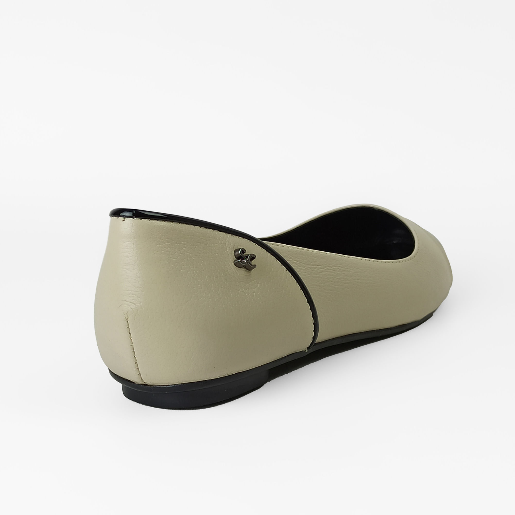 sapatilha-couro-verniz-preto-e-branco-bico-redondo-15604101_4